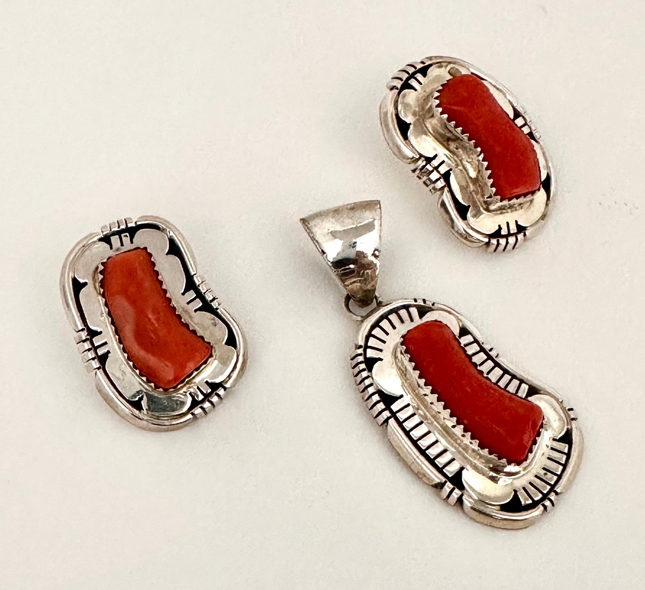 Navajo Sterling Silver .925 Coral Earrings & Pendant Set by E. Etsitty In New Condition For Sale In Las Vegas, NV