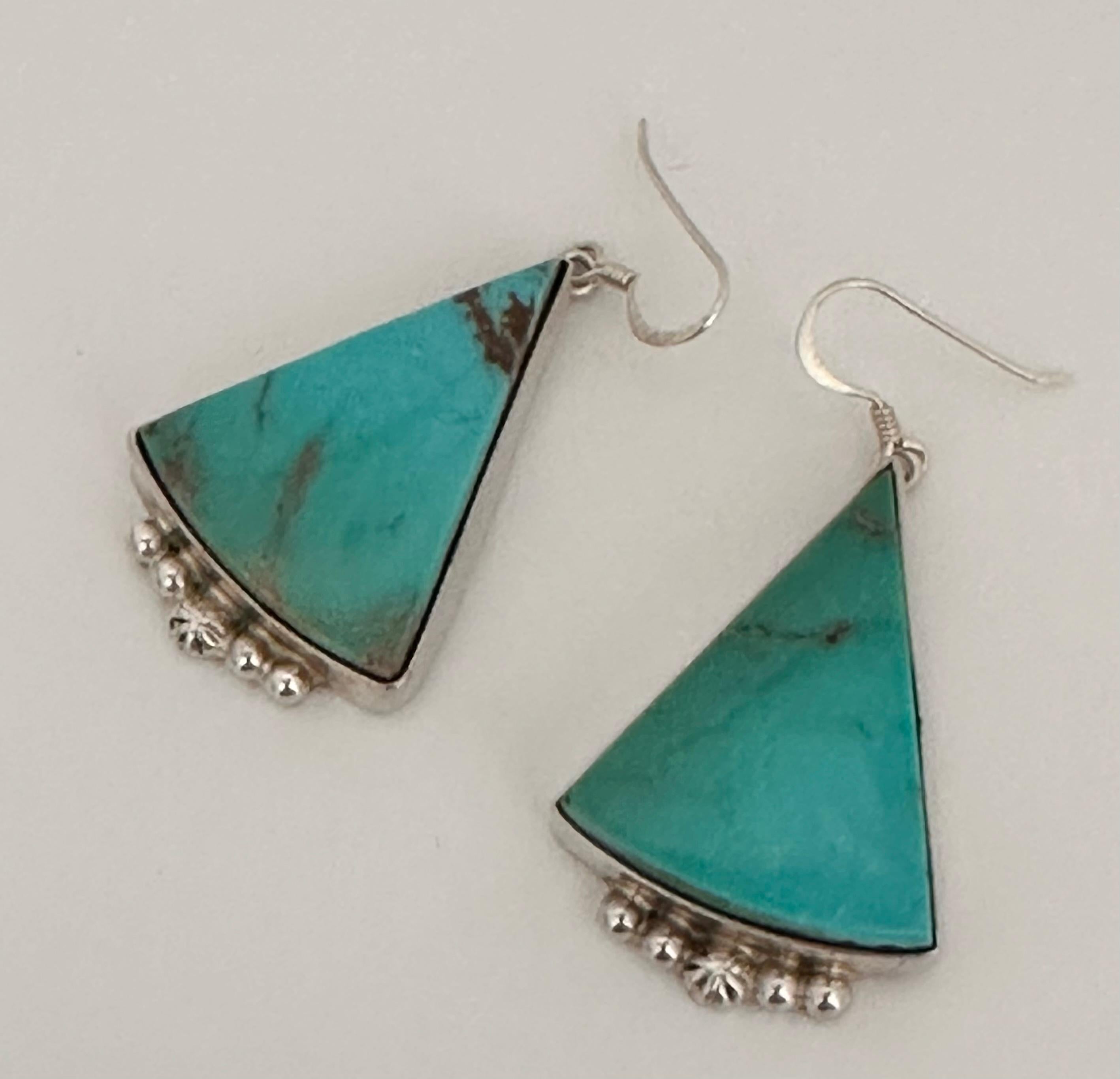 Taille cabochon Boucles d'oreilles triangulaires Navajo en argent sterling .925 Turquoise Kingman 1
