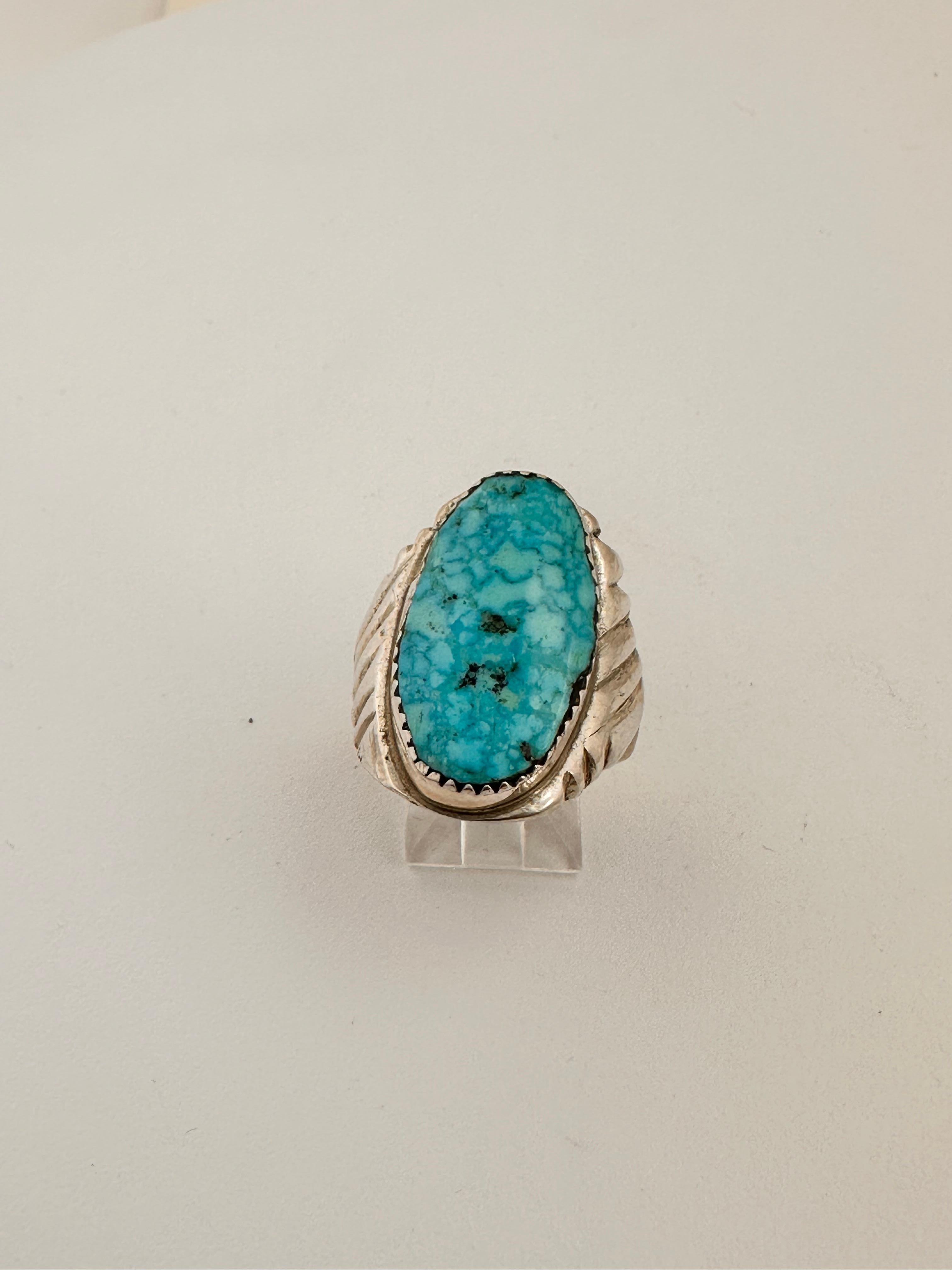 Navajo Sterling Silver .925 Kingman Turquoise 14mm x 25mm Oval Ring Size 9 In New Condition In Las Vegas, NV