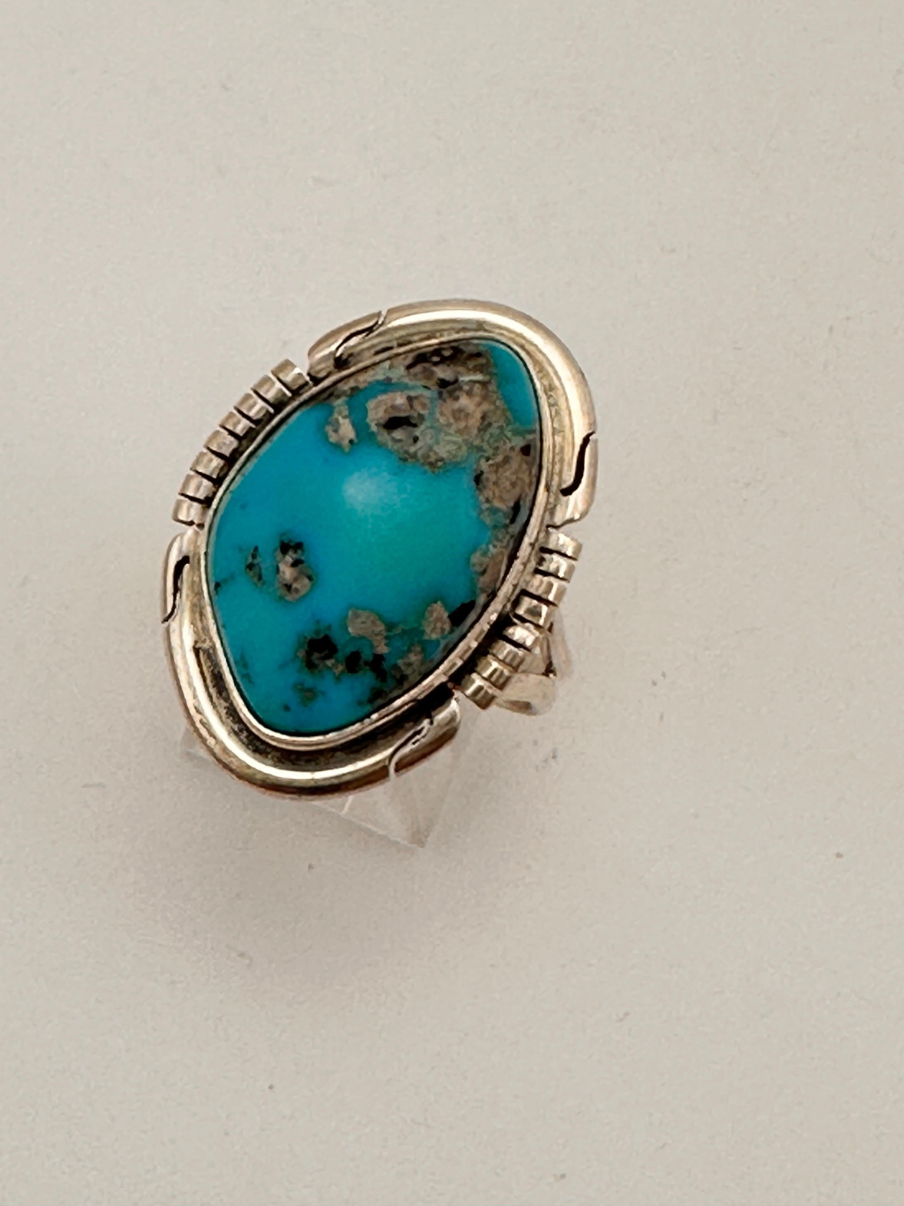 Navajo Sterling Silver .925 Kingman Turquoise 18mm x 25mm Oval Ring Size 8 3/4 In New Condition In Las Vegas, NV