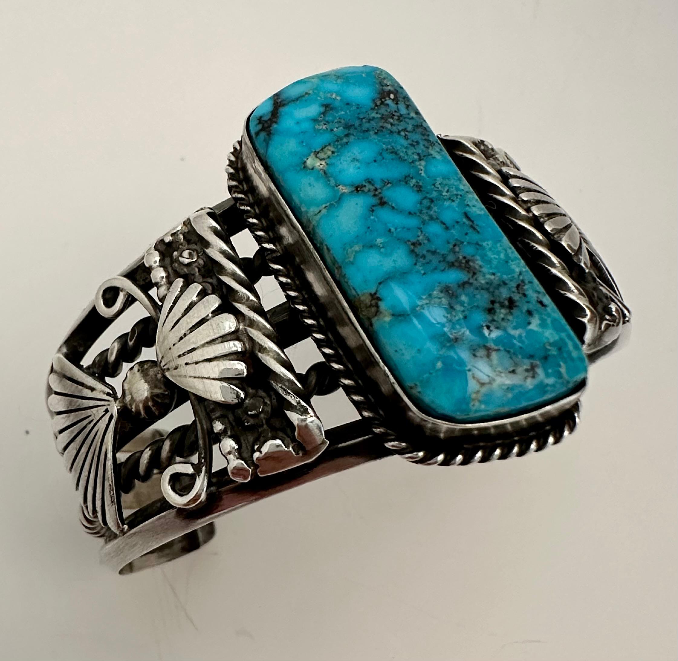 Navajo ~ Bracelet manchette « Kingman Turquoise » en argent sterling .925 par Lorenzo James en vente 2