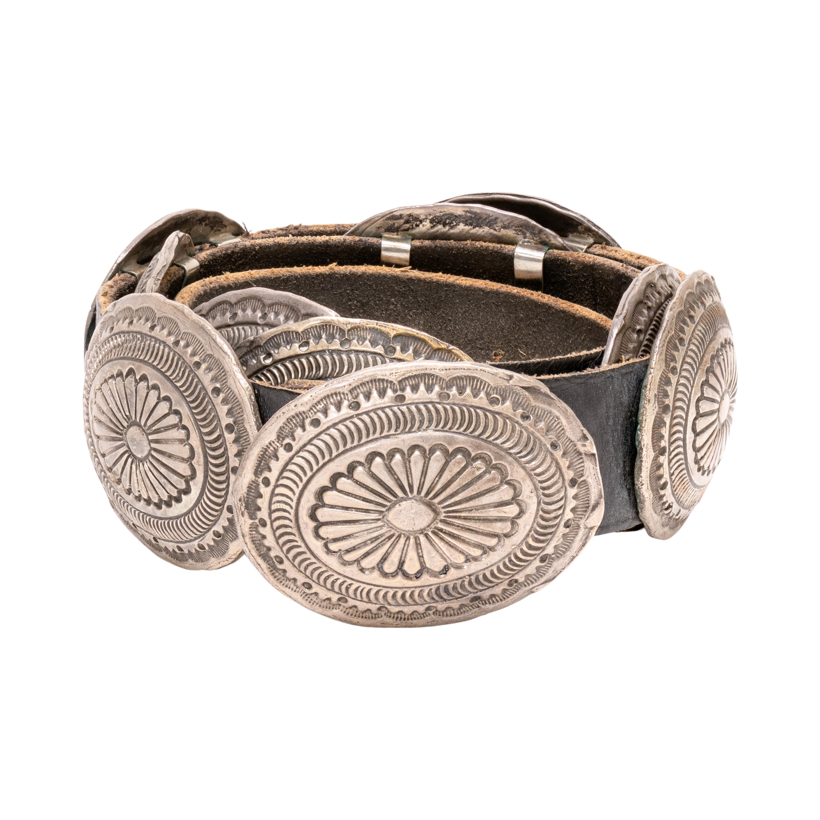 Navajo Sterling Silver Concho Belt In condizioni buone in vendita a Coeur d Alene, ID