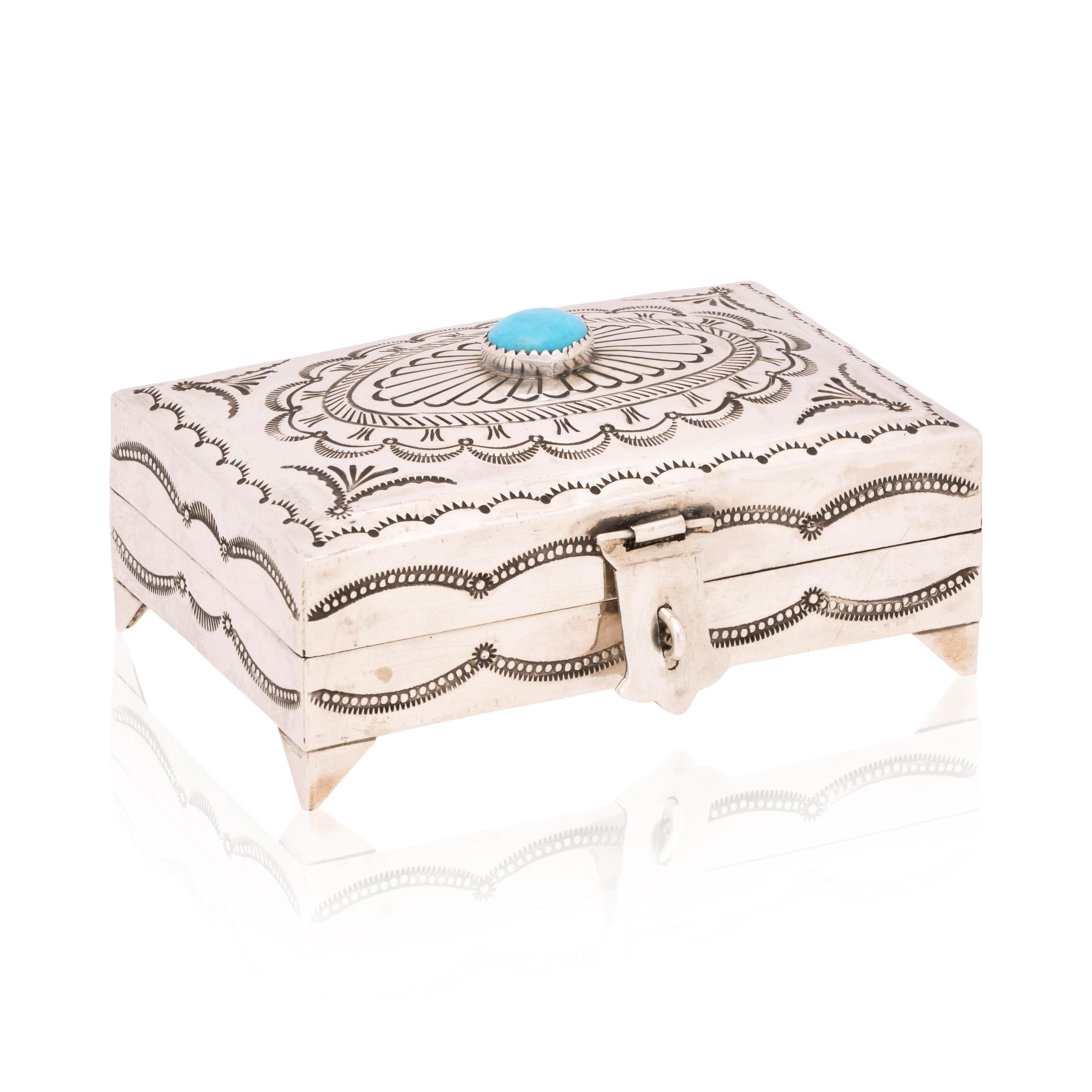 Boîte à bijoux Navajo en argent sterling avec turquoise en vente 1