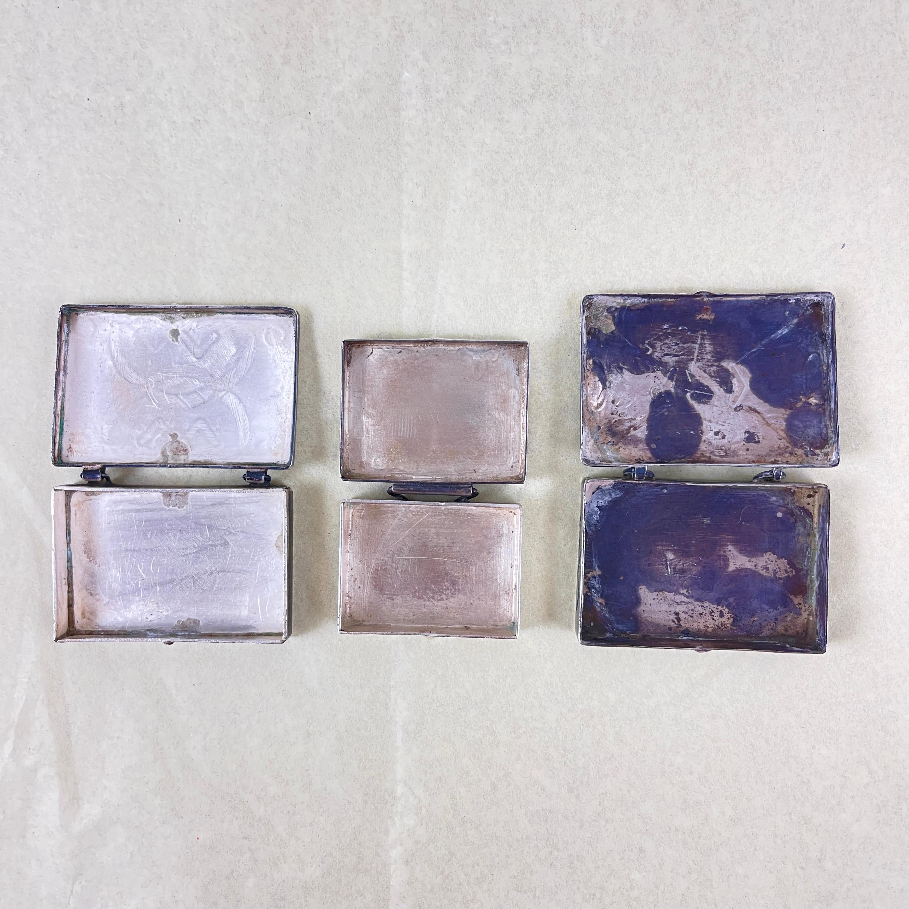 Boîtes à pilules Navajo en argent sterling et turquoise fabriquées à la main, ensemble de trois, années 1930 en vente 8