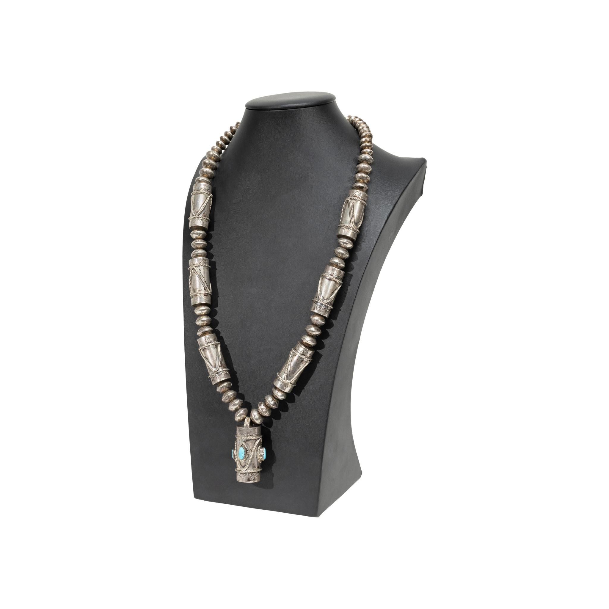 Nativo americano Navajo Sterling Silver Turquoise Necklace in vendita