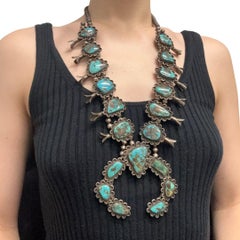 Collana Navajo in argento sterling con turchese e fiori di zucca