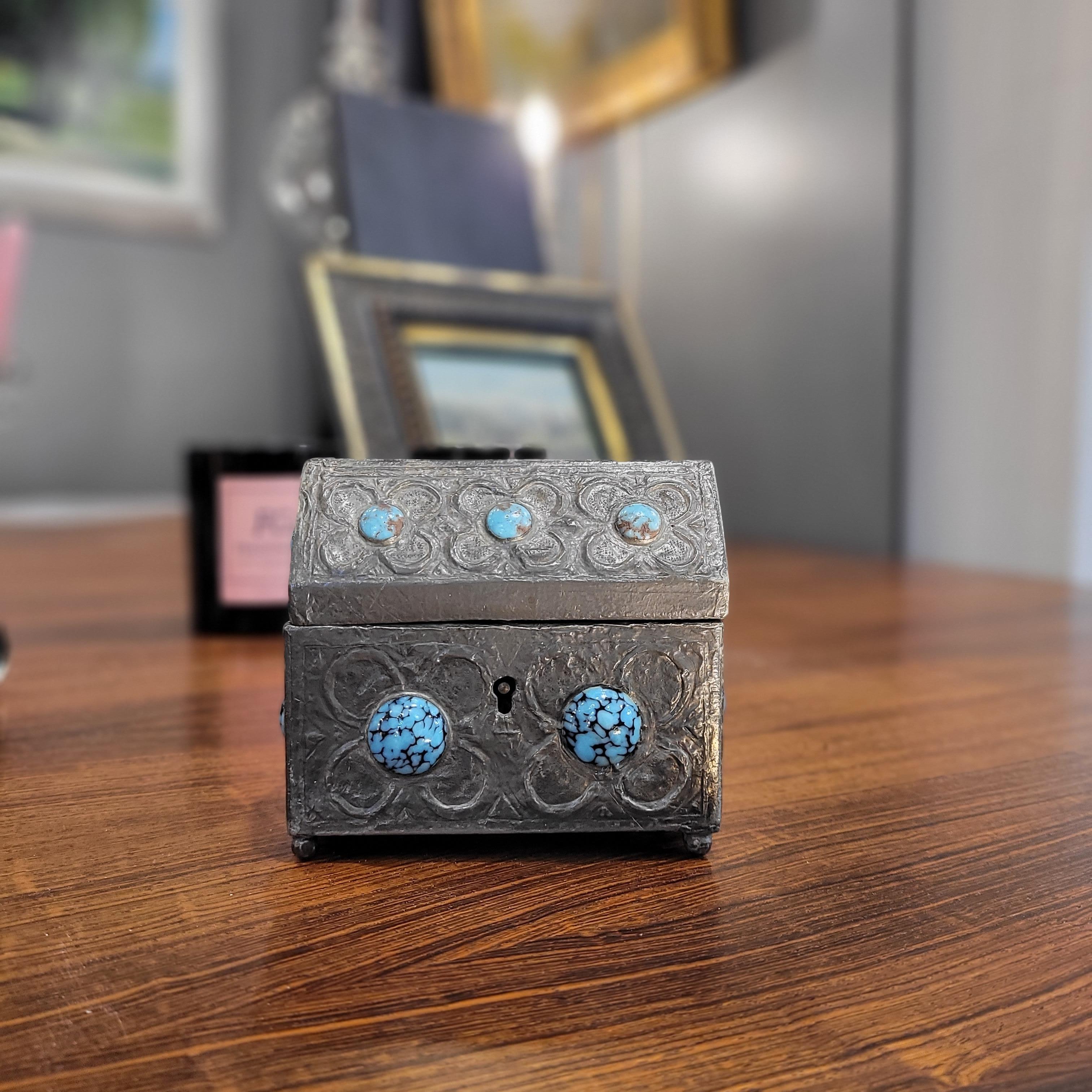 Boîte à bijoux de style Navajo en argent nickelé et cabochons de turquoise Bon état - En vente à VALLADOLID, ES