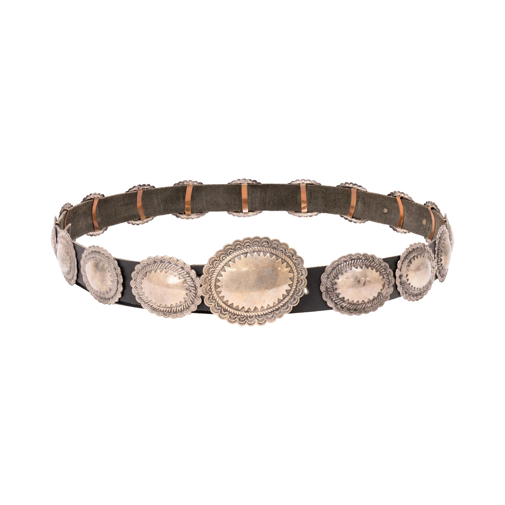 Navajo Stylized Silver Concho Belt In condizioni buone in vendita a Coeur d Alene, ID