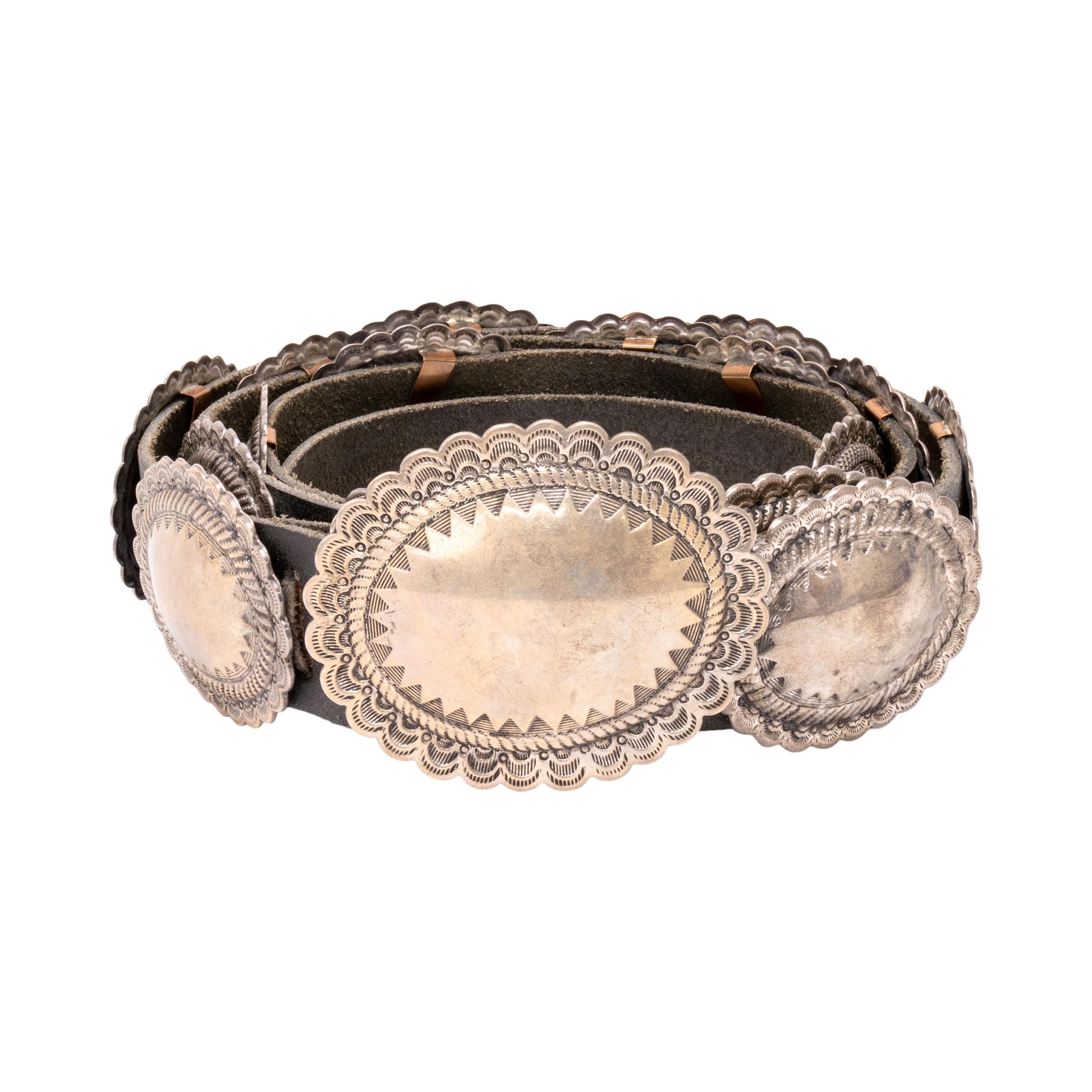 da uomo o donna Navajo Stylized Silver Concho Belt in vendita