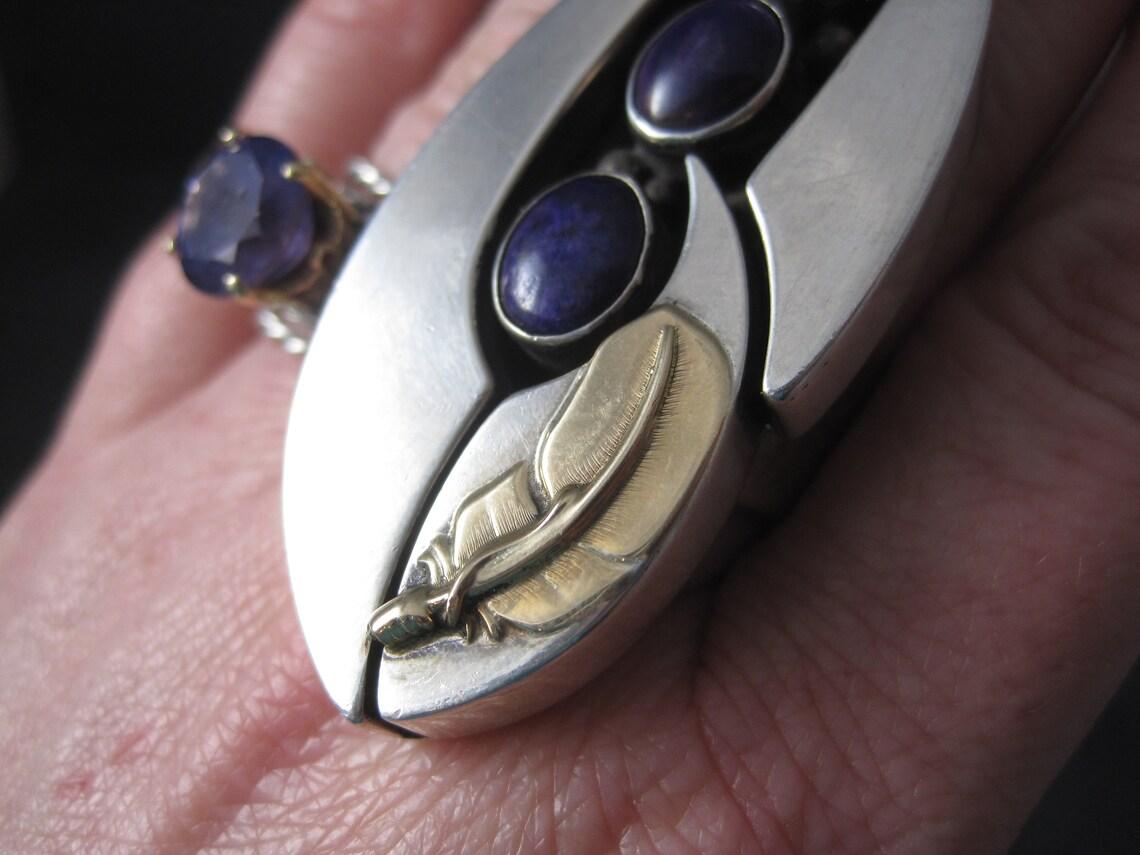 Navajo Sugilite Feather Ring Wilbert Cora Vandever Adjustable In Excellent Condition For Sale In Webster, SD