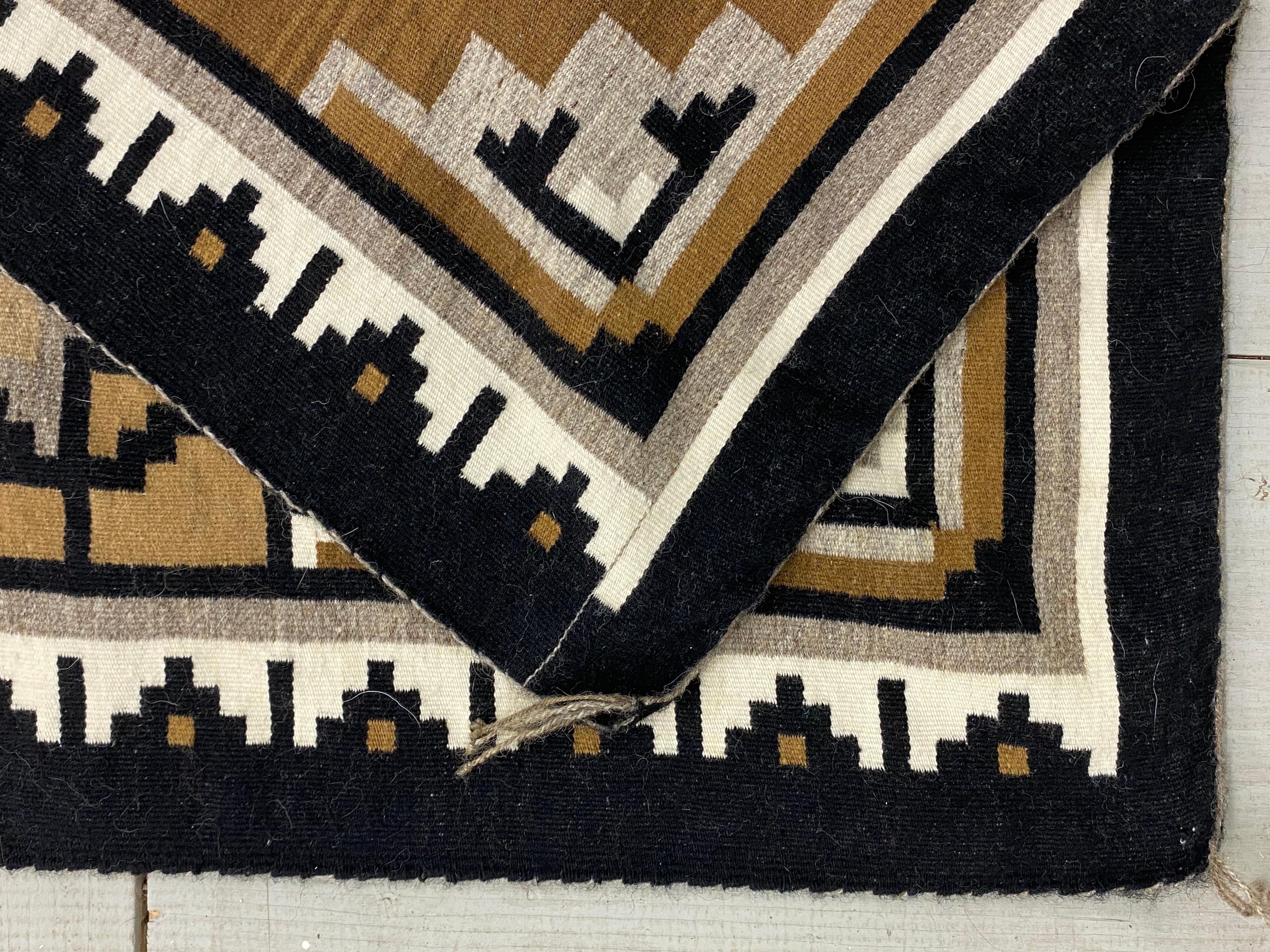 Navajo Tapestry Two Gray Hills Pattern by Jennifer Nathaniel In Good Condition For Sale In Philadelphia, PA