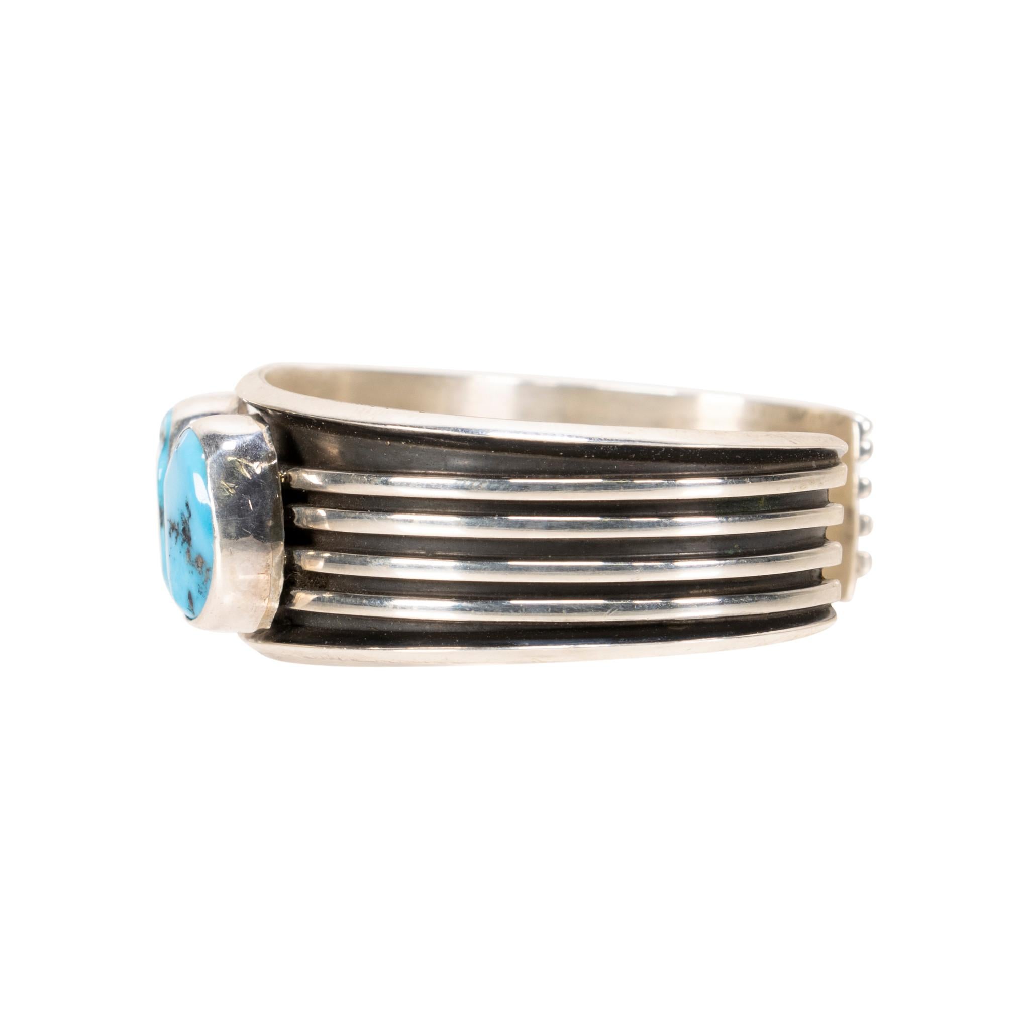Taglio ovale Bracciale Navajo con tre pietre di turchese in vendita