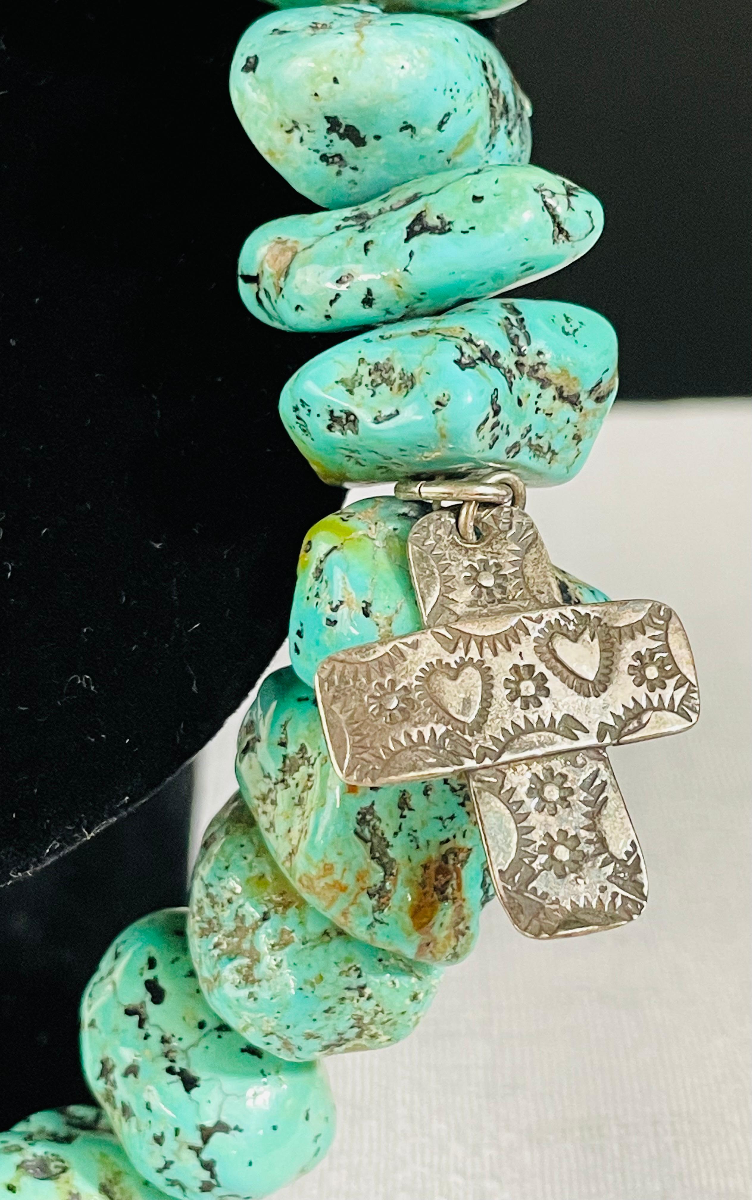Navajo-Halskette aus Türkis und Perlen mit Kreuz-Anhängern aus Sterlingsilber im Angebot 10