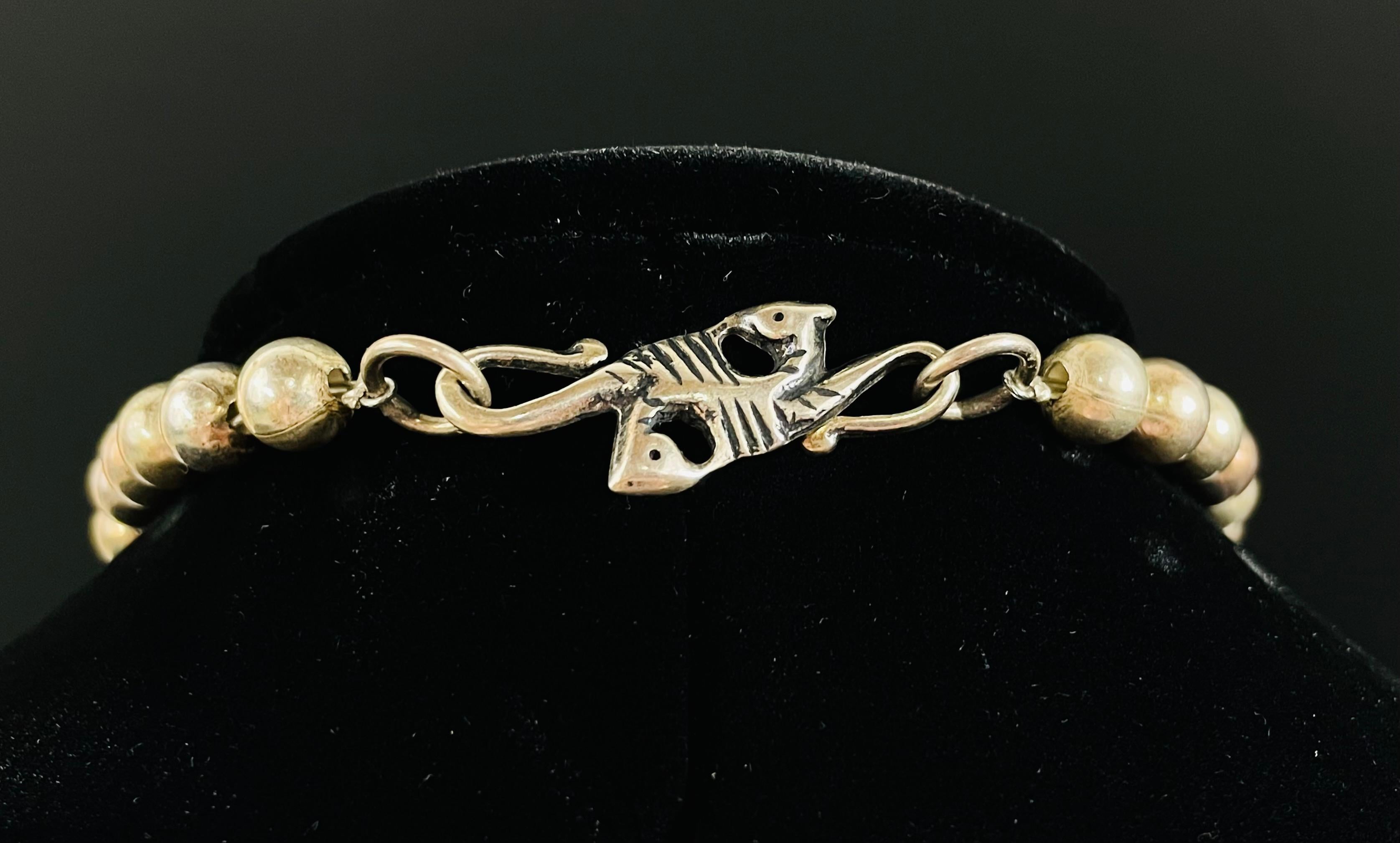 Navajo-Halskette aus Türkis und Perlen mit Kreuz-Anhängern aus Sterlingsilber im Angebot 12