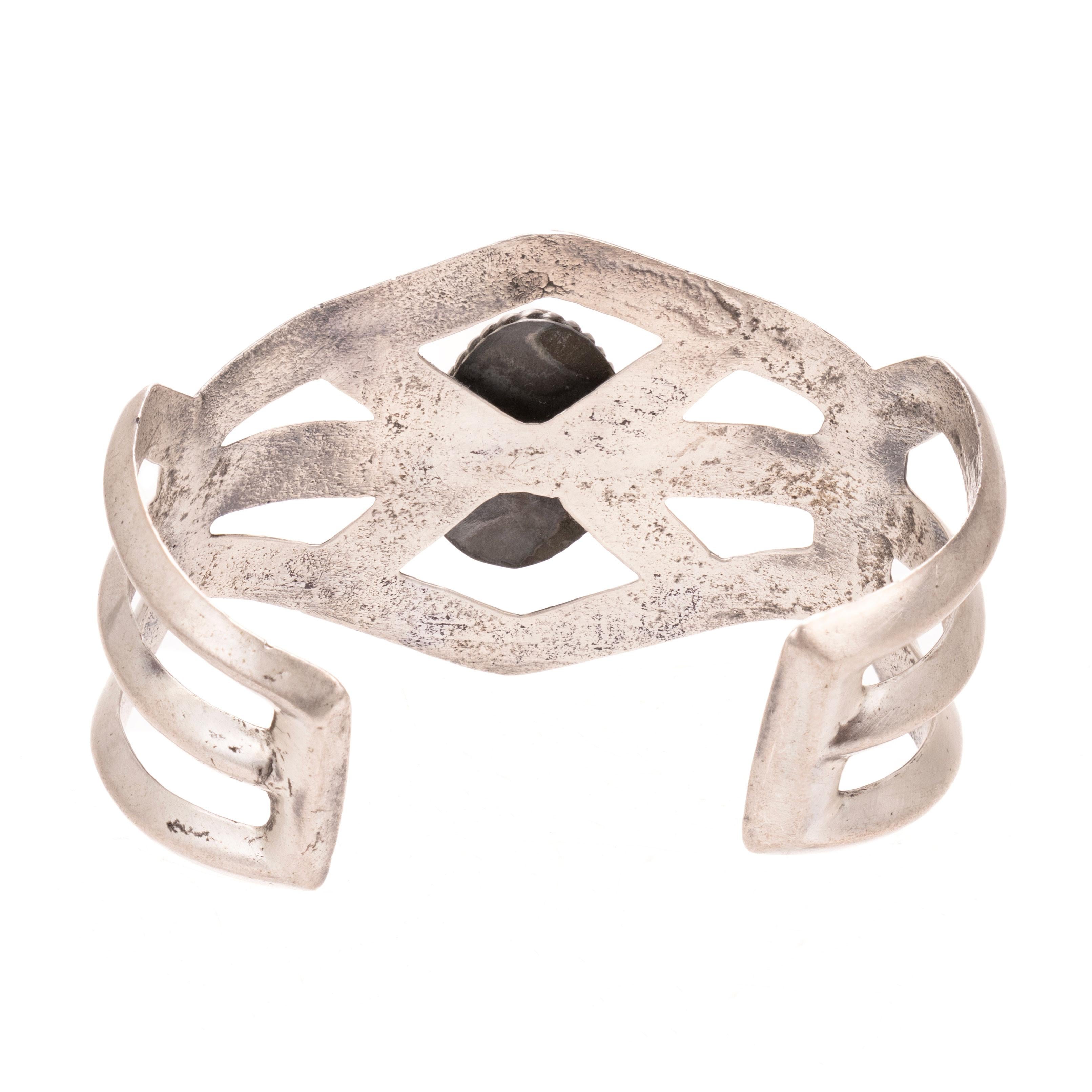 Taglio vecchia miniera Bracciale con turchese Navajo e argento fuso con sabbia in vendita