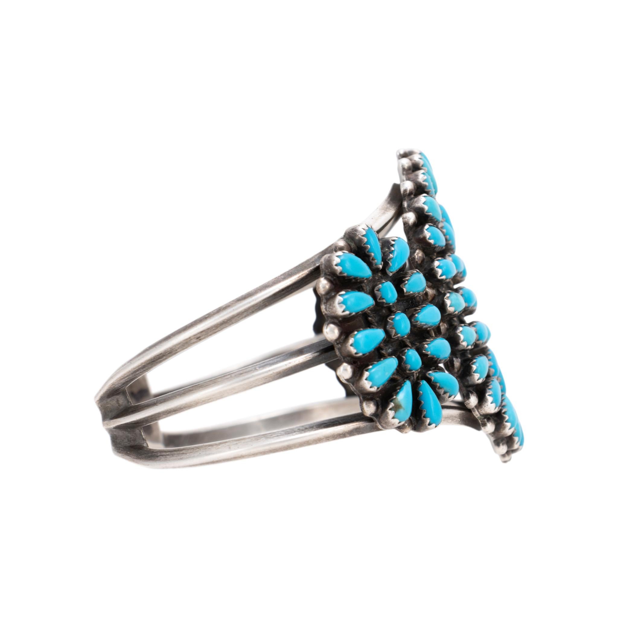 Navajo Türkis Cluster Manschettenarmband (Gemischter Schliff) im Angebot
