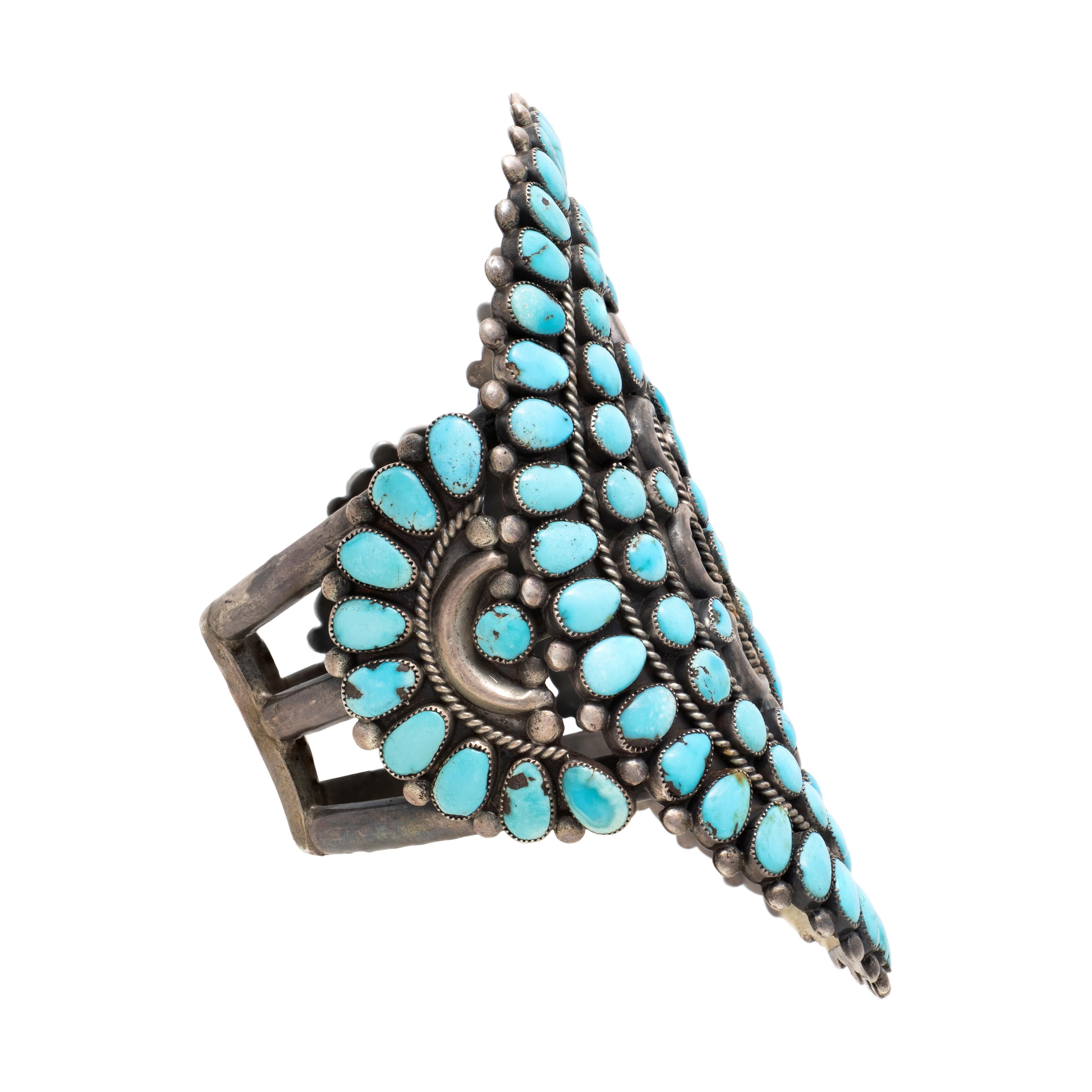 Navajo Turquoise Cluster Cuff Bracelet In Good Condition For Sale In Coeur d Alene, ID