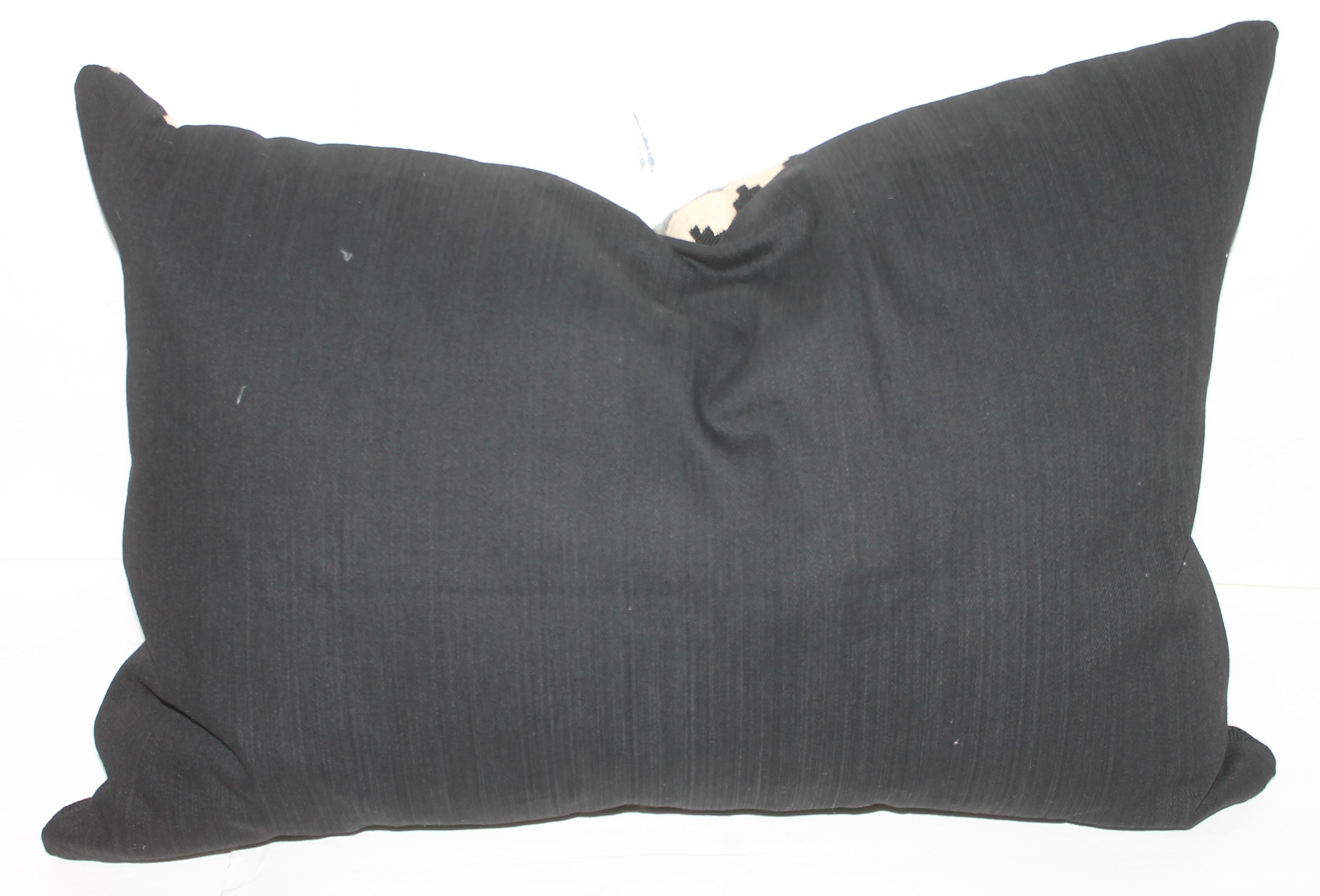 Navajo Two Grey Hills Indian Weaving Pillow In Good Condition In Los Angeles, CA