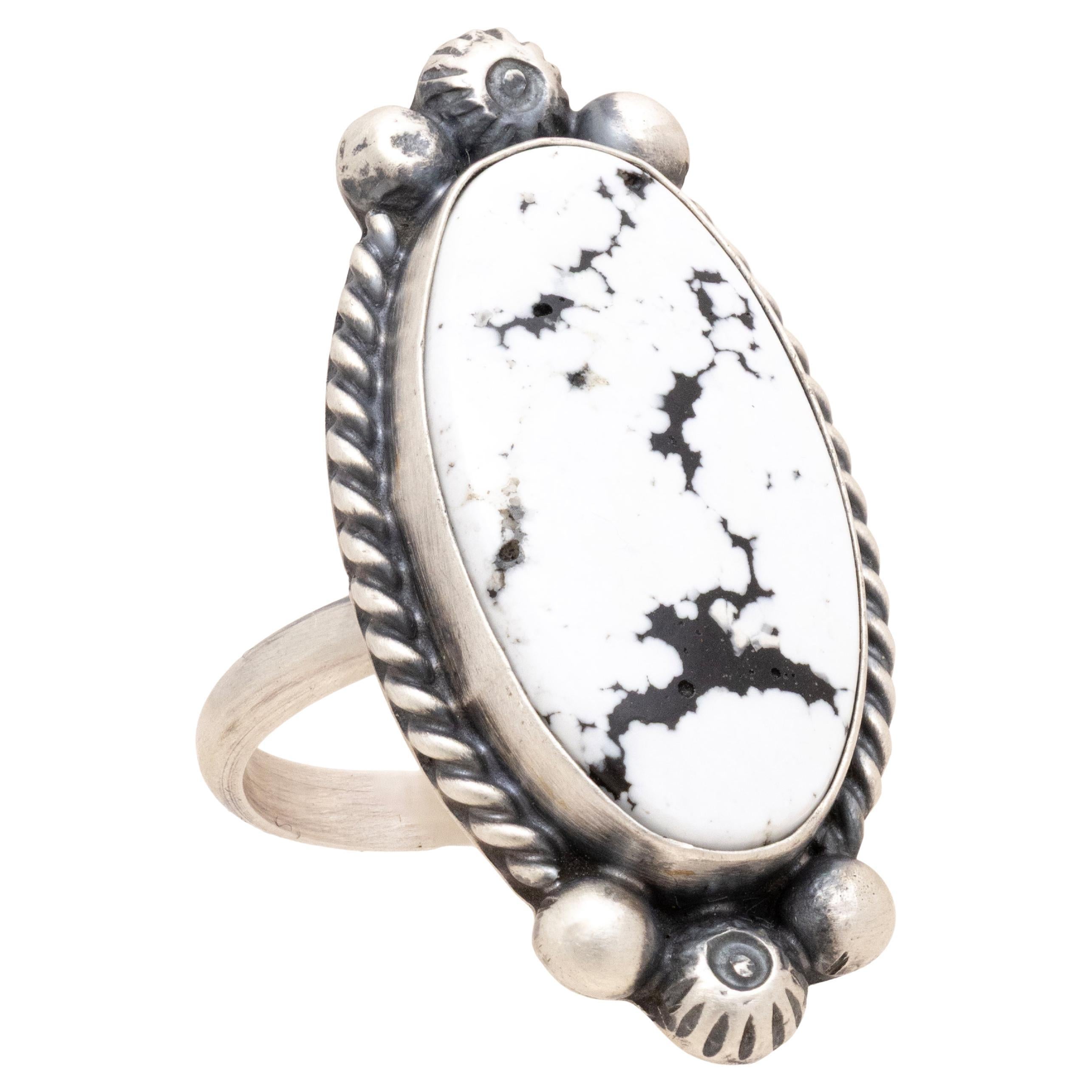 Anello Navajo in turchese di bufalo bianco e argento massiccio