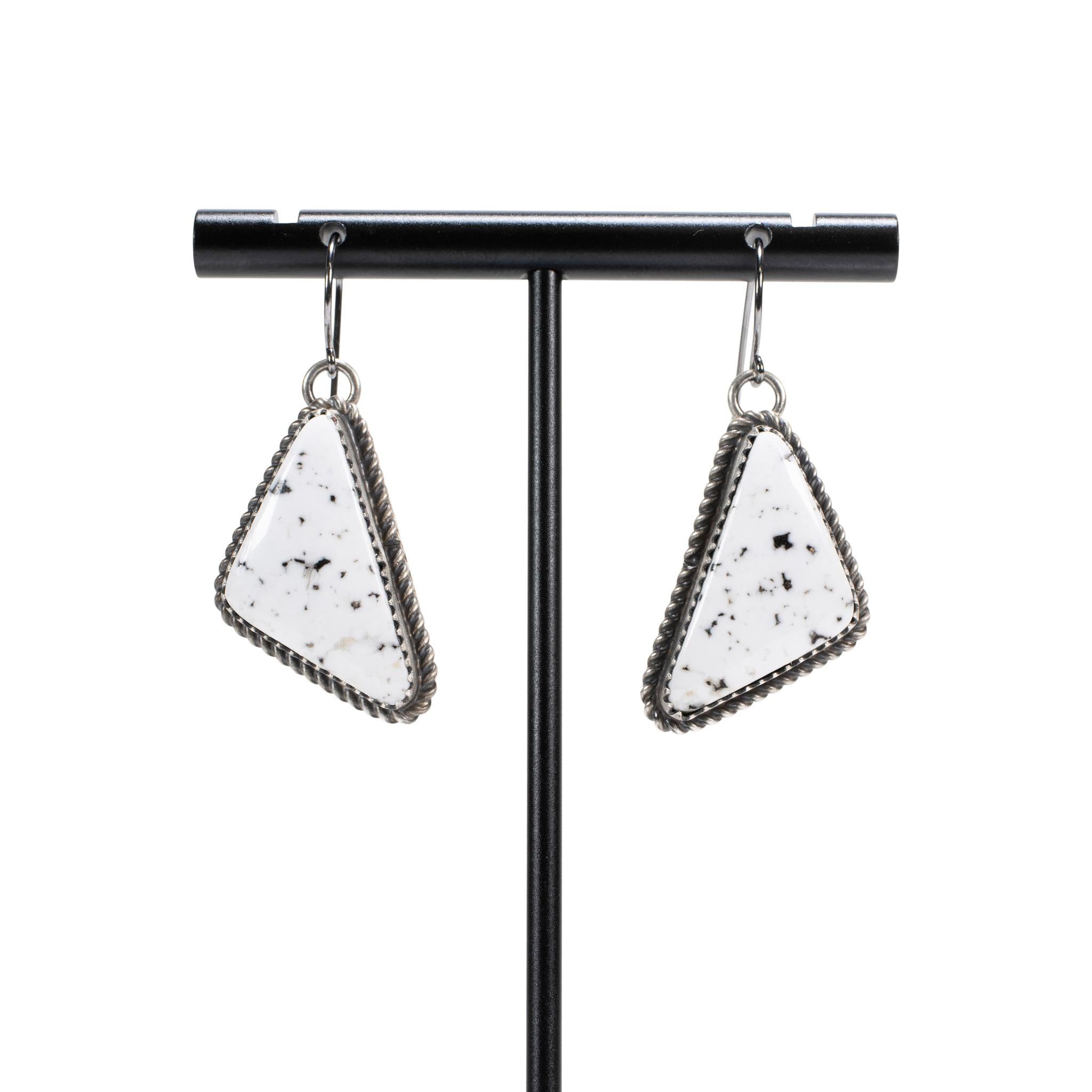 Navajo Weiße Buffalo Türkis-Ohrhänger (Indigene Kunst (Nord-/Südamerika)) im Angebot