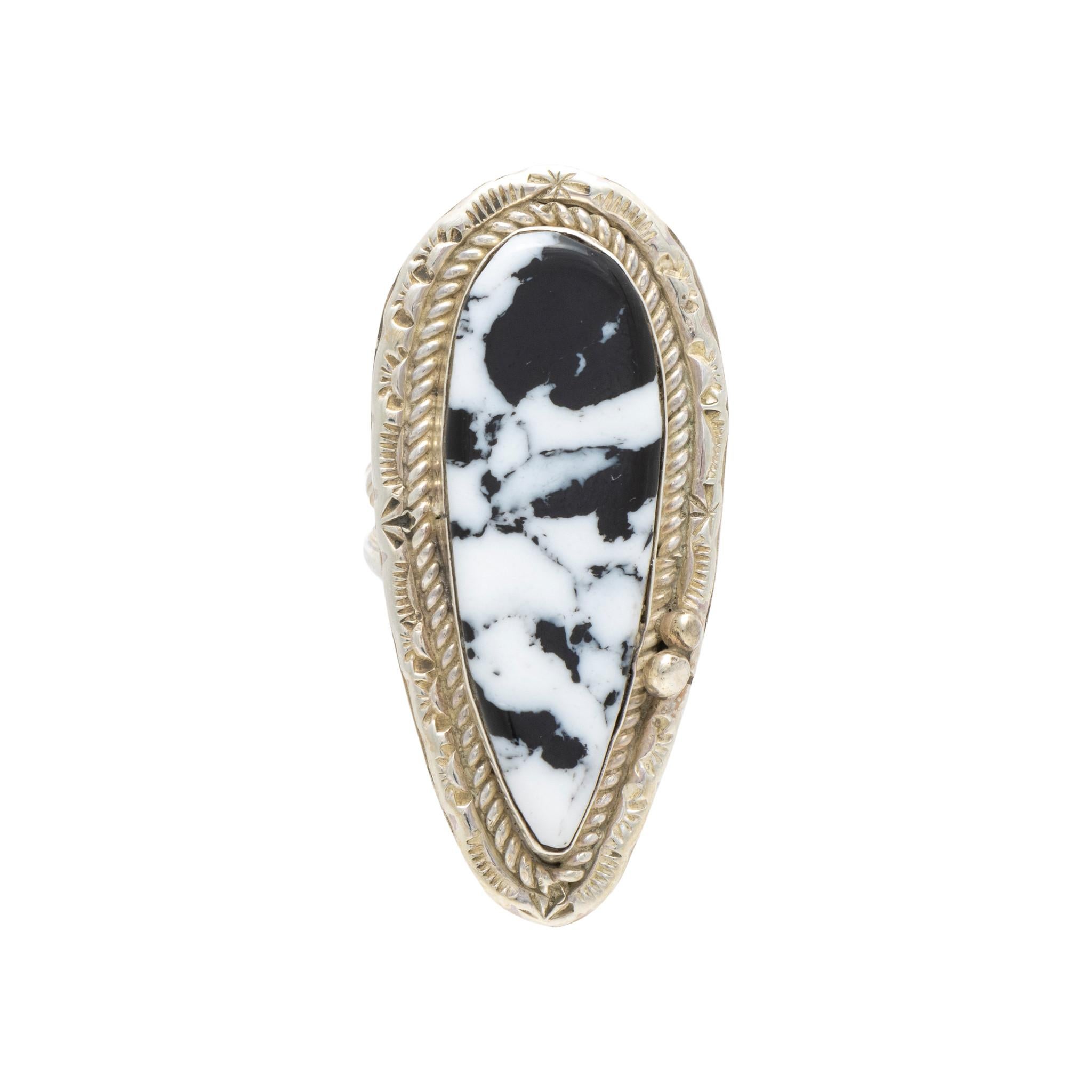 Navajo White Buffalo Turquoise Ring In Excellent Condition For Sale In Coeur d Alene, ID