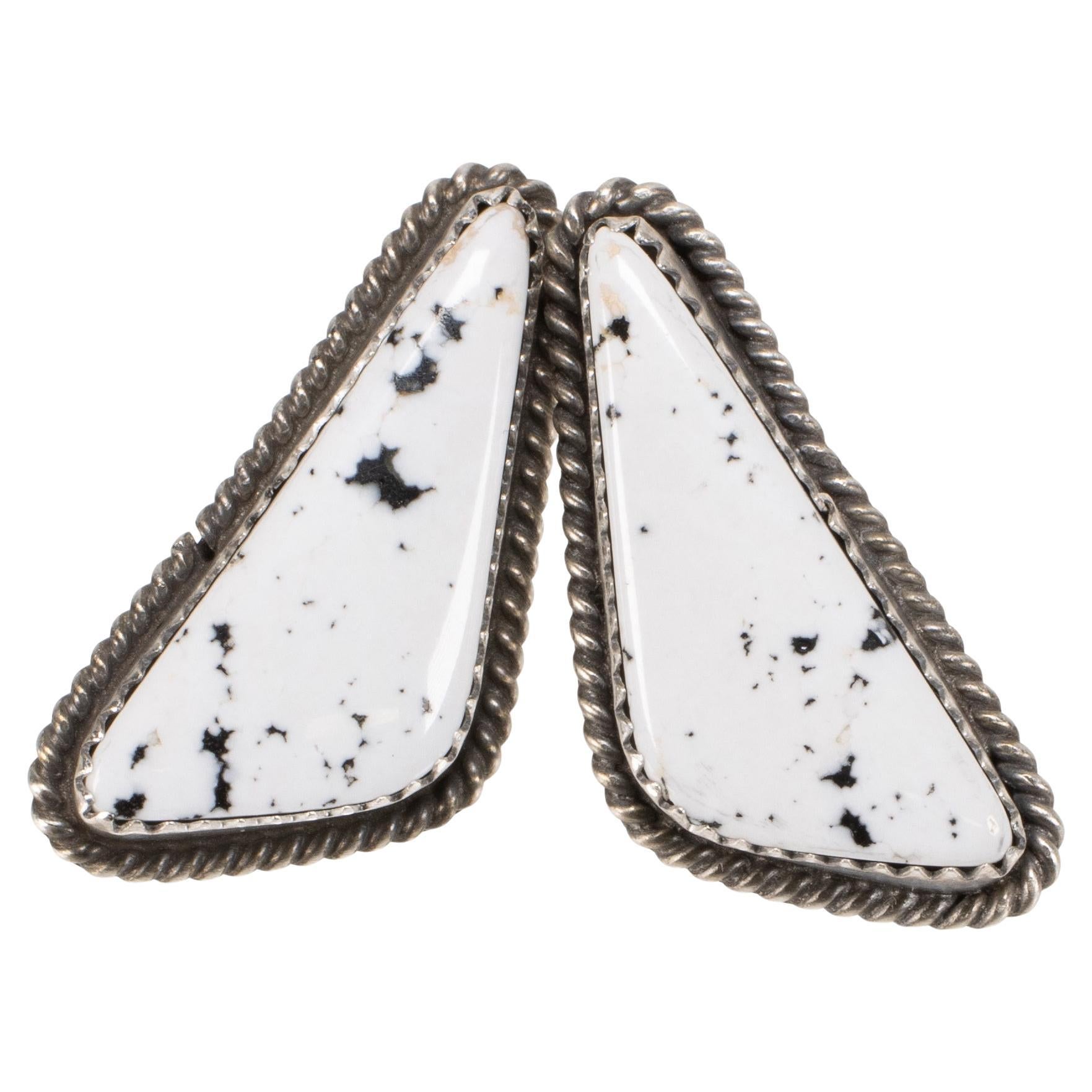 Orecchini con perno in turchese di bufalo bianco del Navajo