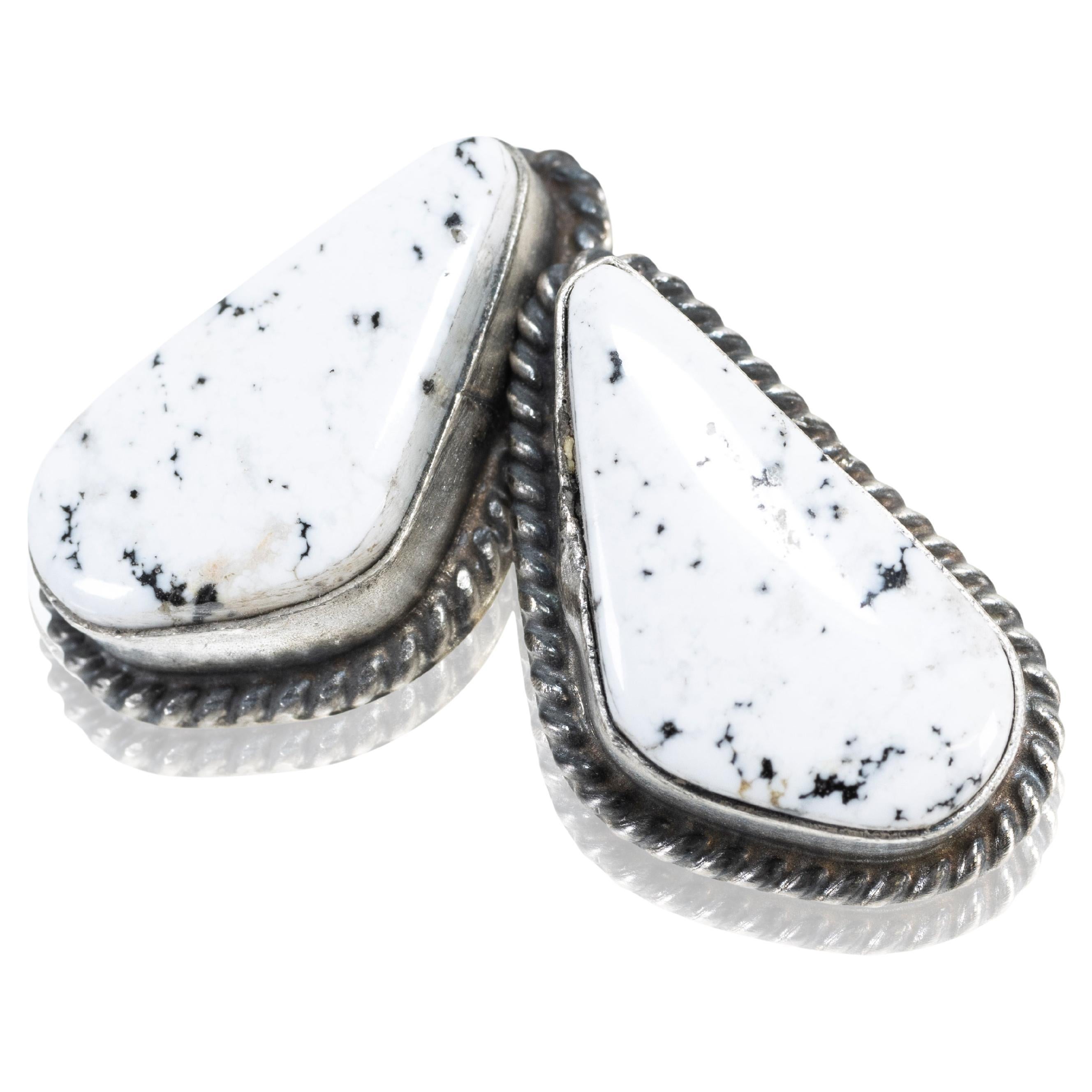 Orecchini con perno in turchese di bufalo bianco del Navajo