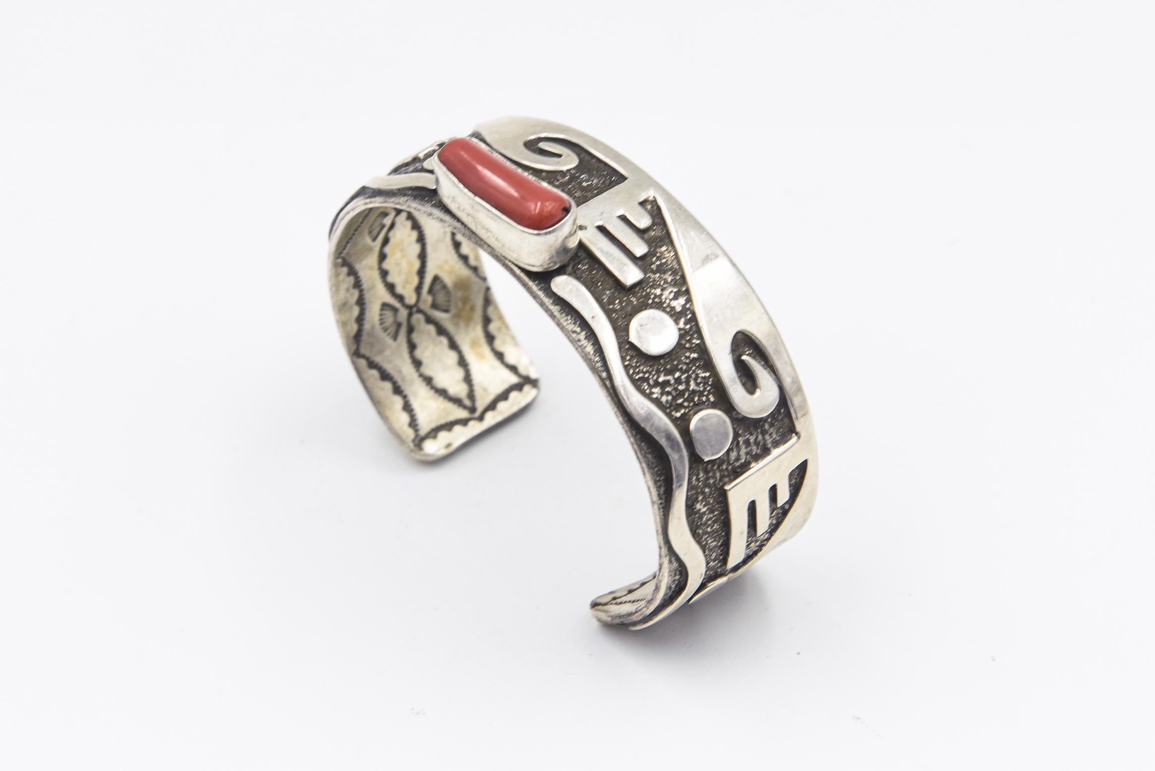 Navajo Zuni Coral Petroglyphs Design Silver Cuff Bracelet by Alex Sanchez For Sale 5