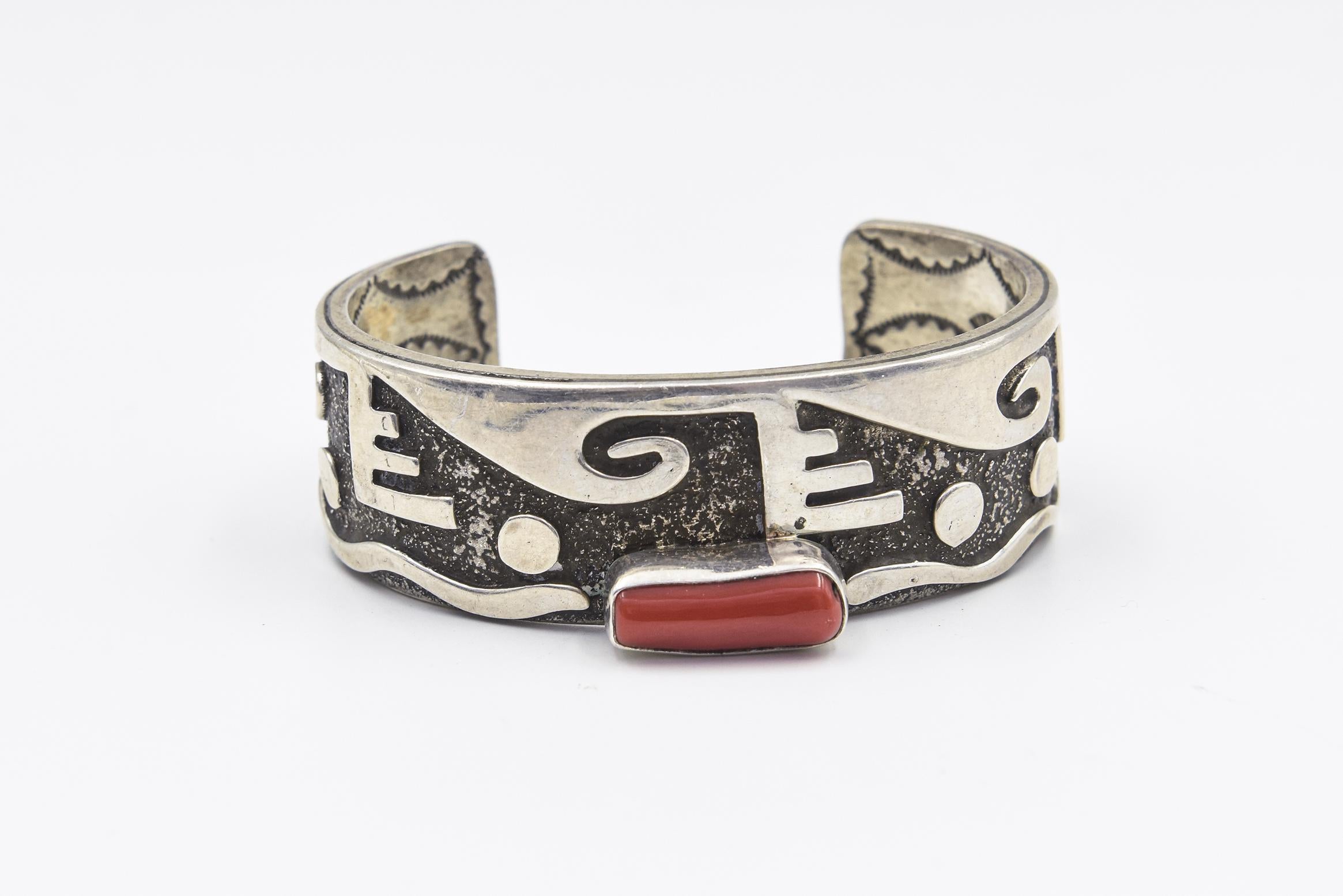 Navajo Zuni Coral Petroglyphs Design Silver Cuff Bracelet by Alex Sanchez For Sale 2