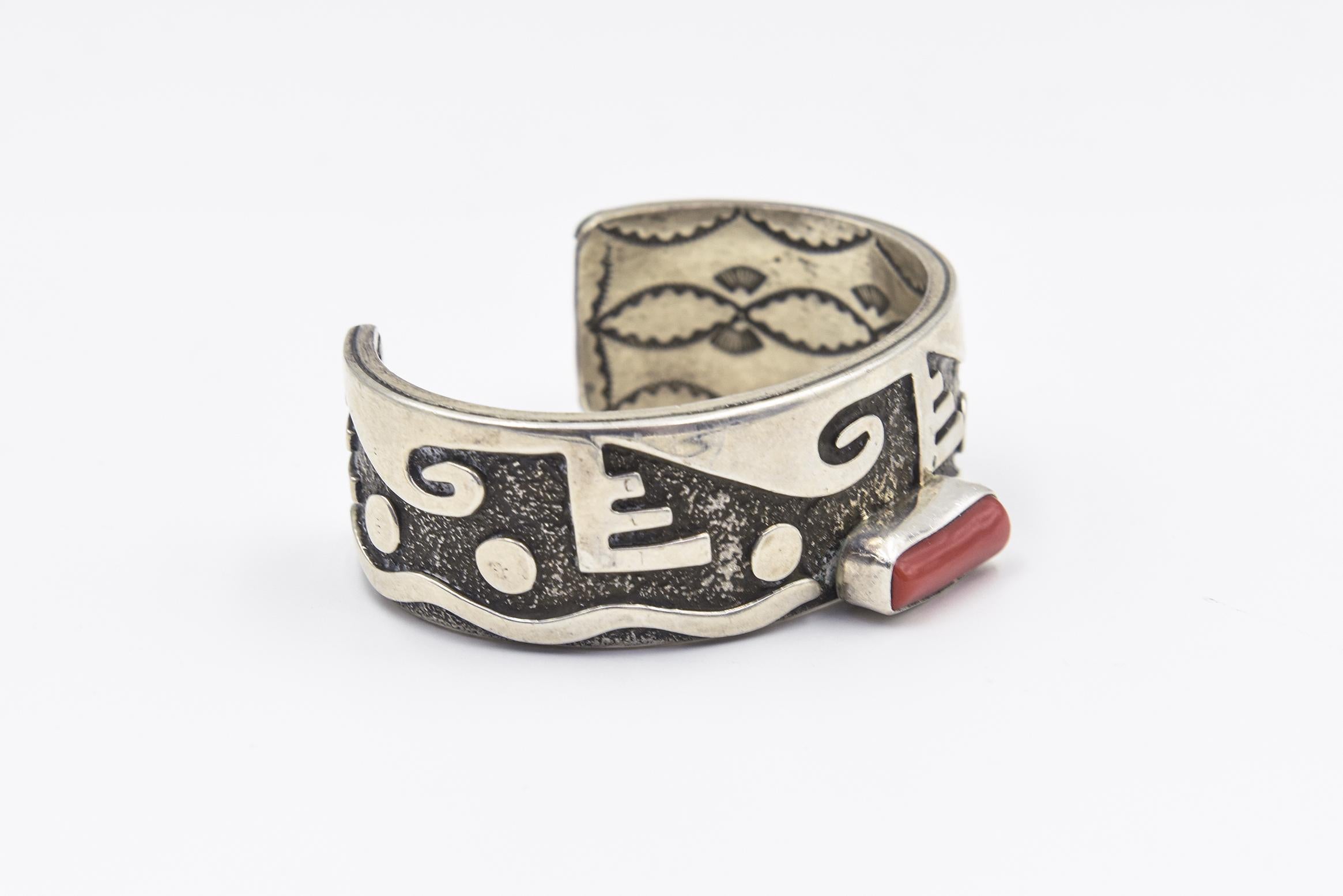 Navajo Zuni Coral Petroglyphs Design Silver Cuff Bracelet by Alex Sanchez For Sale 3