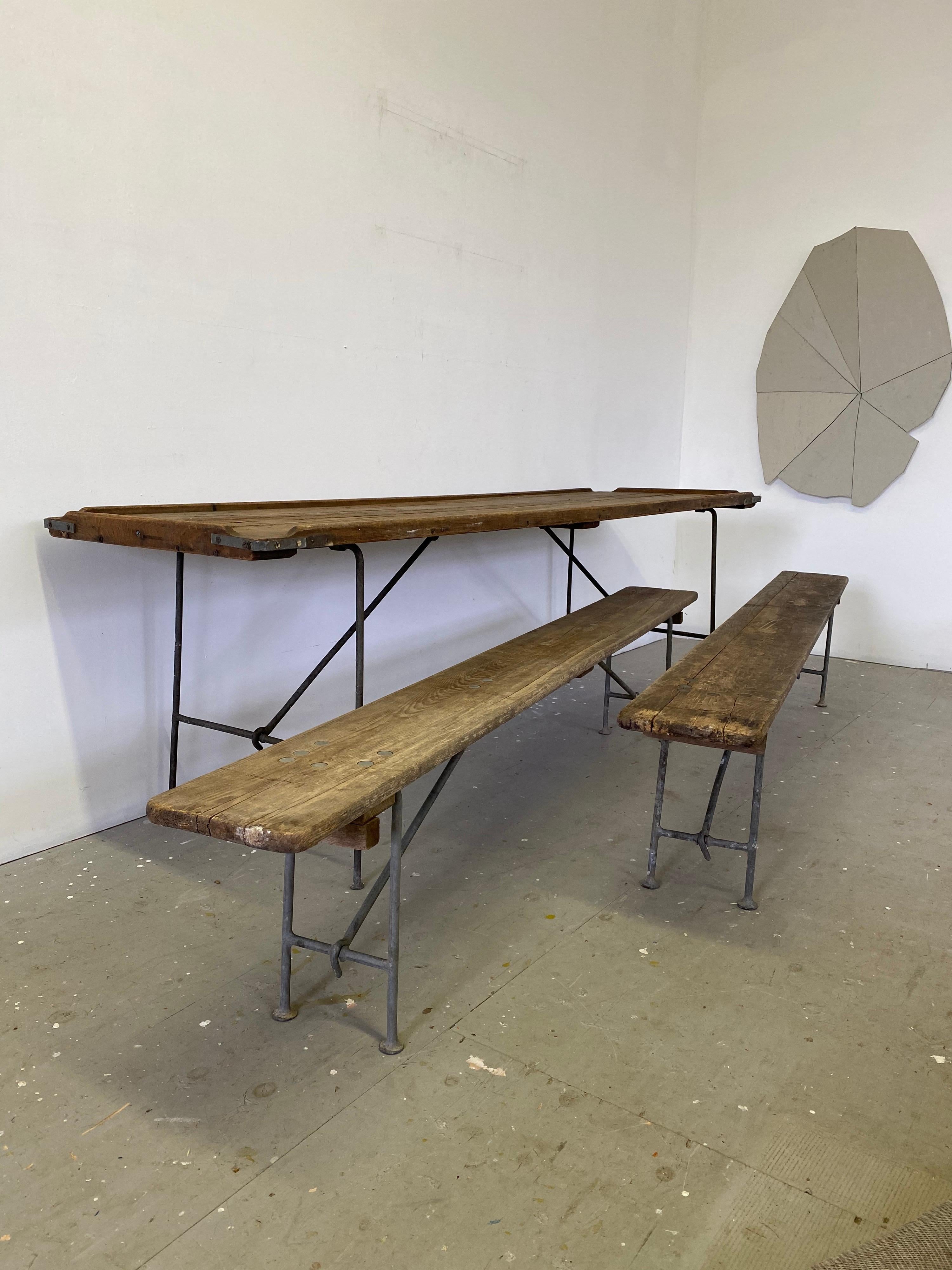 aircraft fold out table