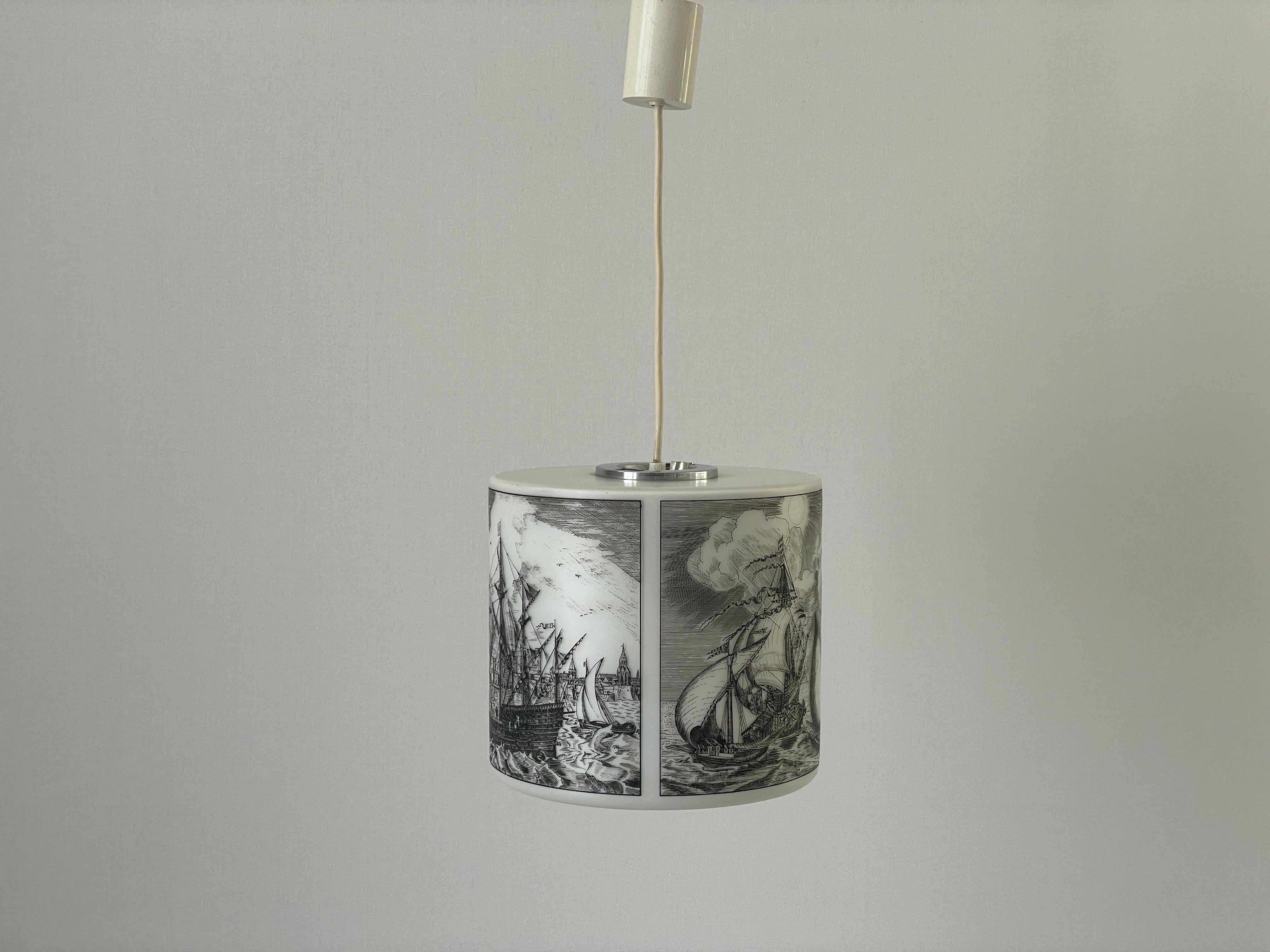 Mid-Century Modern Plafonnier cylindrique en verre imprimé Naval Battle par Limburg, années 1970, Allemagne en vente