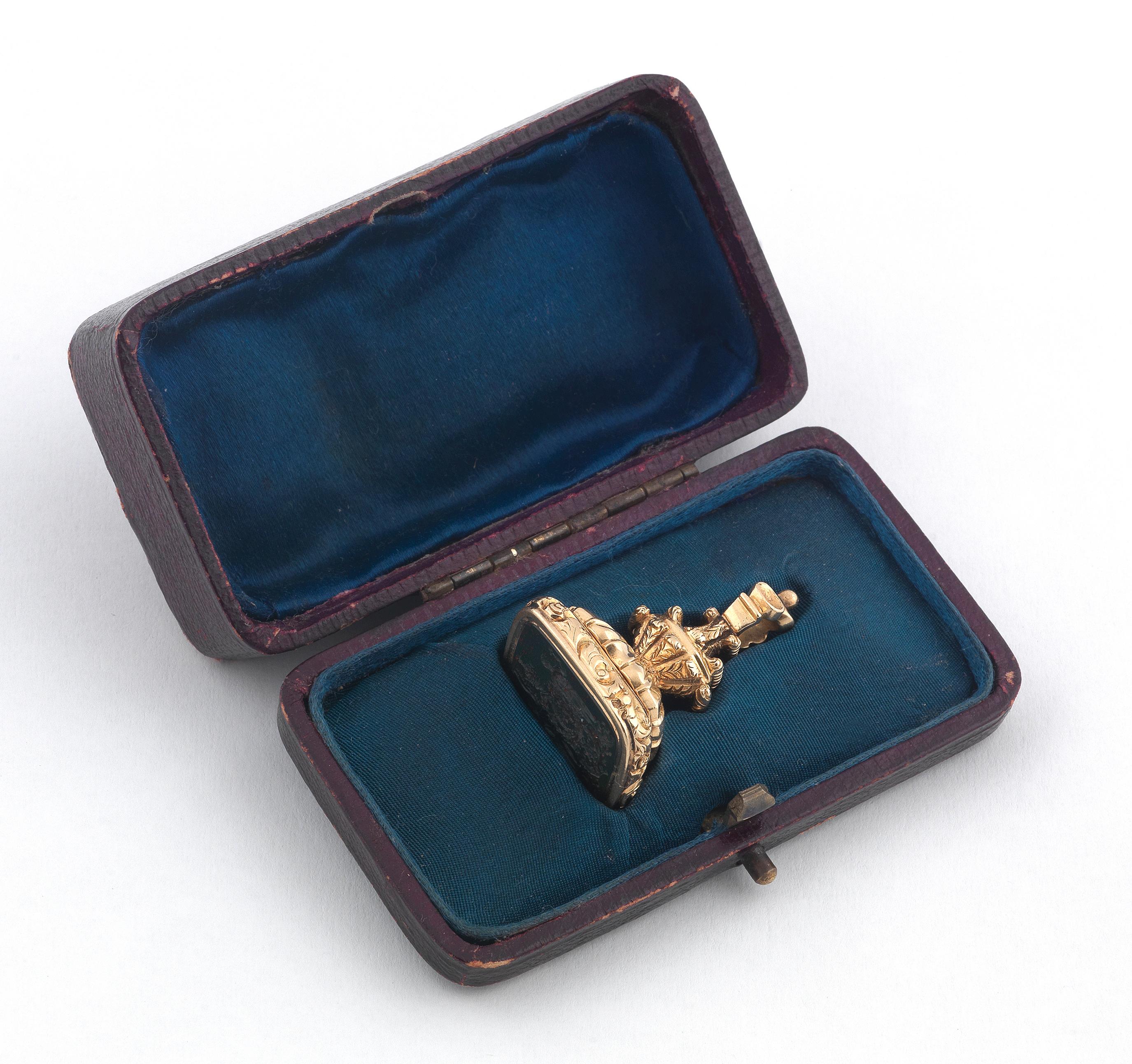 Naval Interest Victorian Gold and Bloodstone Fob Seal In Excellent Condition In Firenze, IT