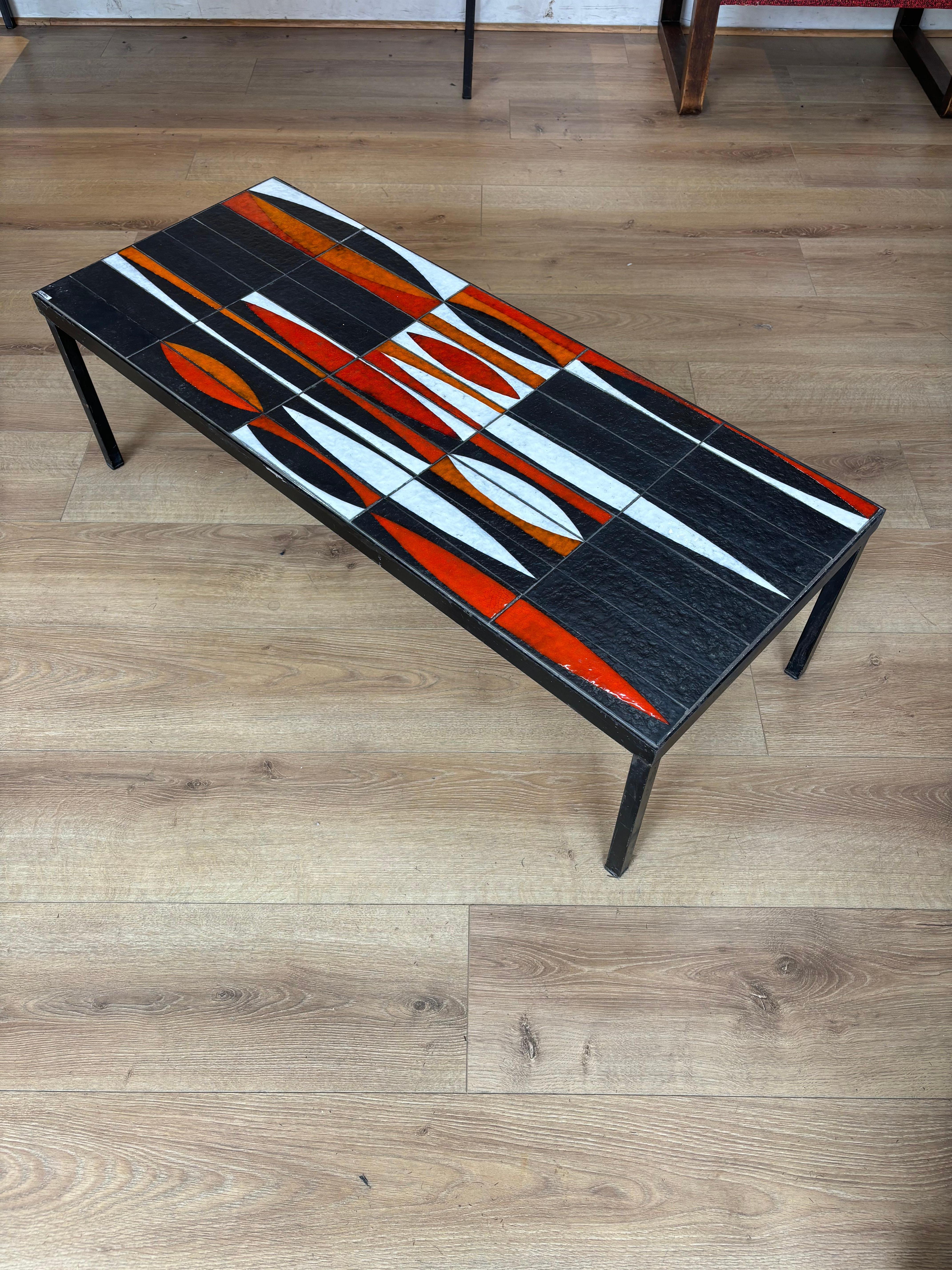 Mid-20th Century Navette Coffee table by Roger Capron For Sale
