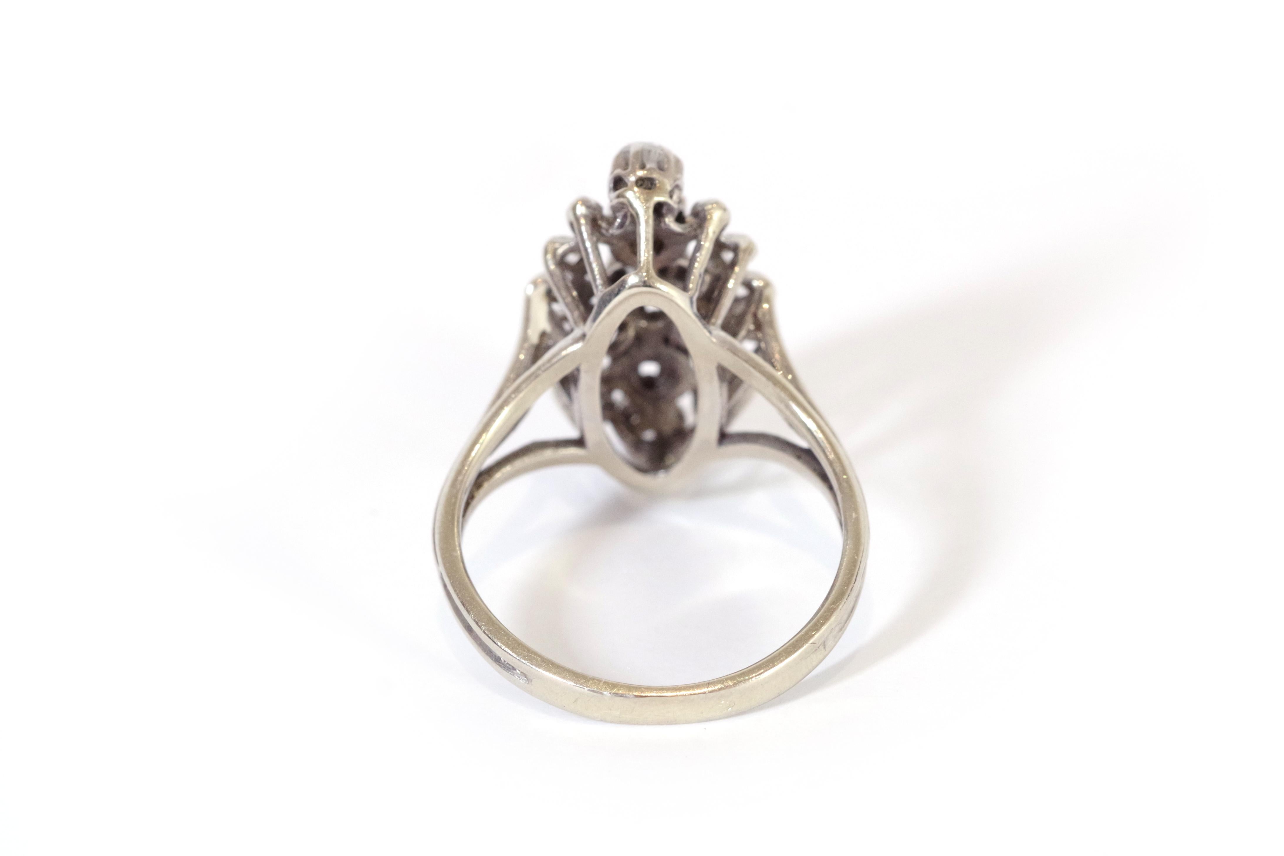 Contemporary Navette diamond ring in 18 karat white gold, wedding ring For Sale