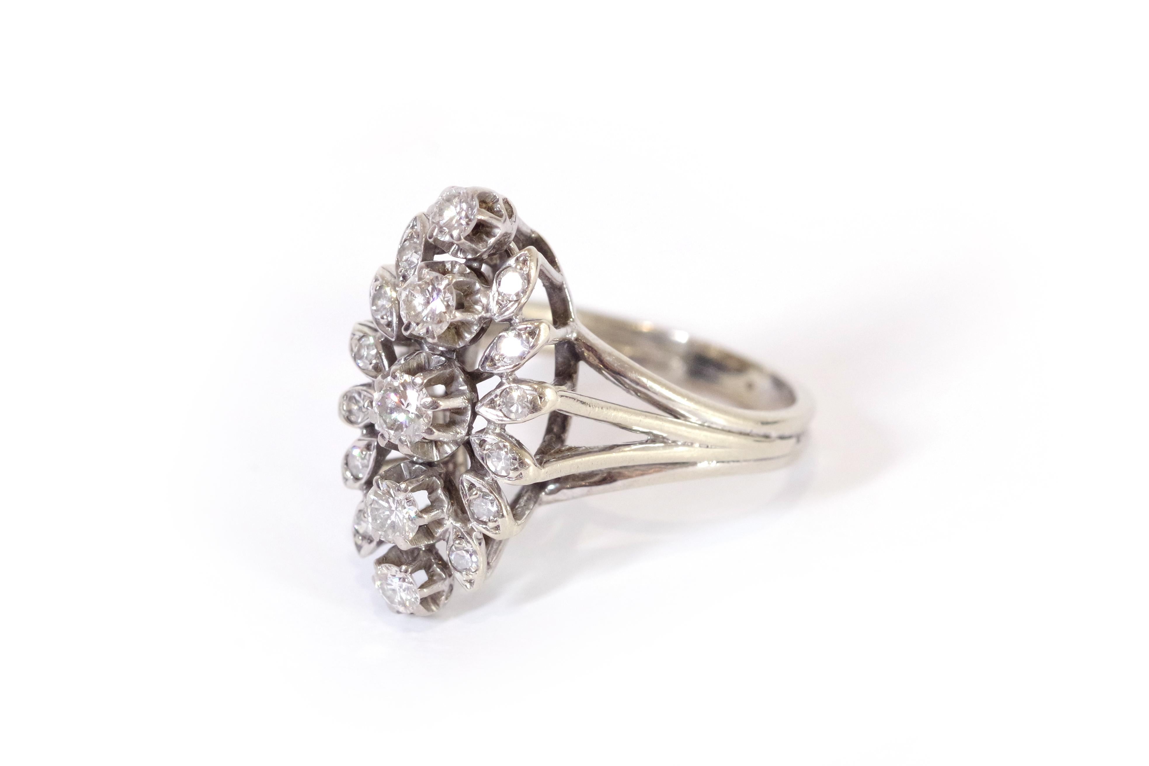 Brilliant Cut Navette diamond ring in 18 karat white gold, wedding ring For Sale
