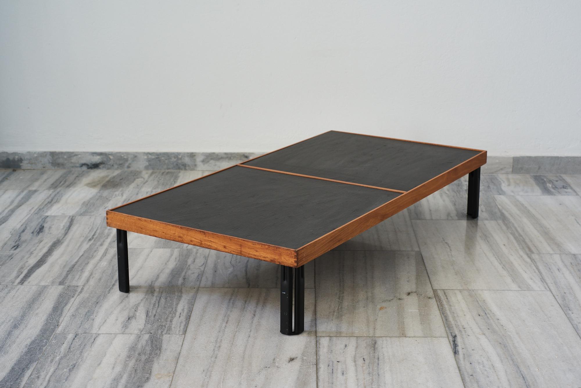 Post-Modern Naviglio coffee table by Piero de Martini for Cassina, 1980s.
