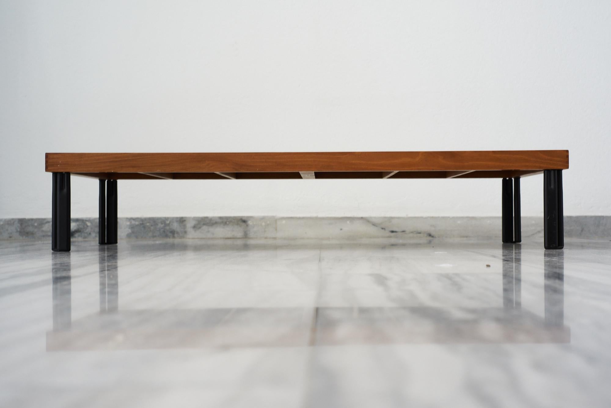 Naviglio coffee table by Piero de Martini for Cassina, 1980s. In Good Condition In Athens, Attiki