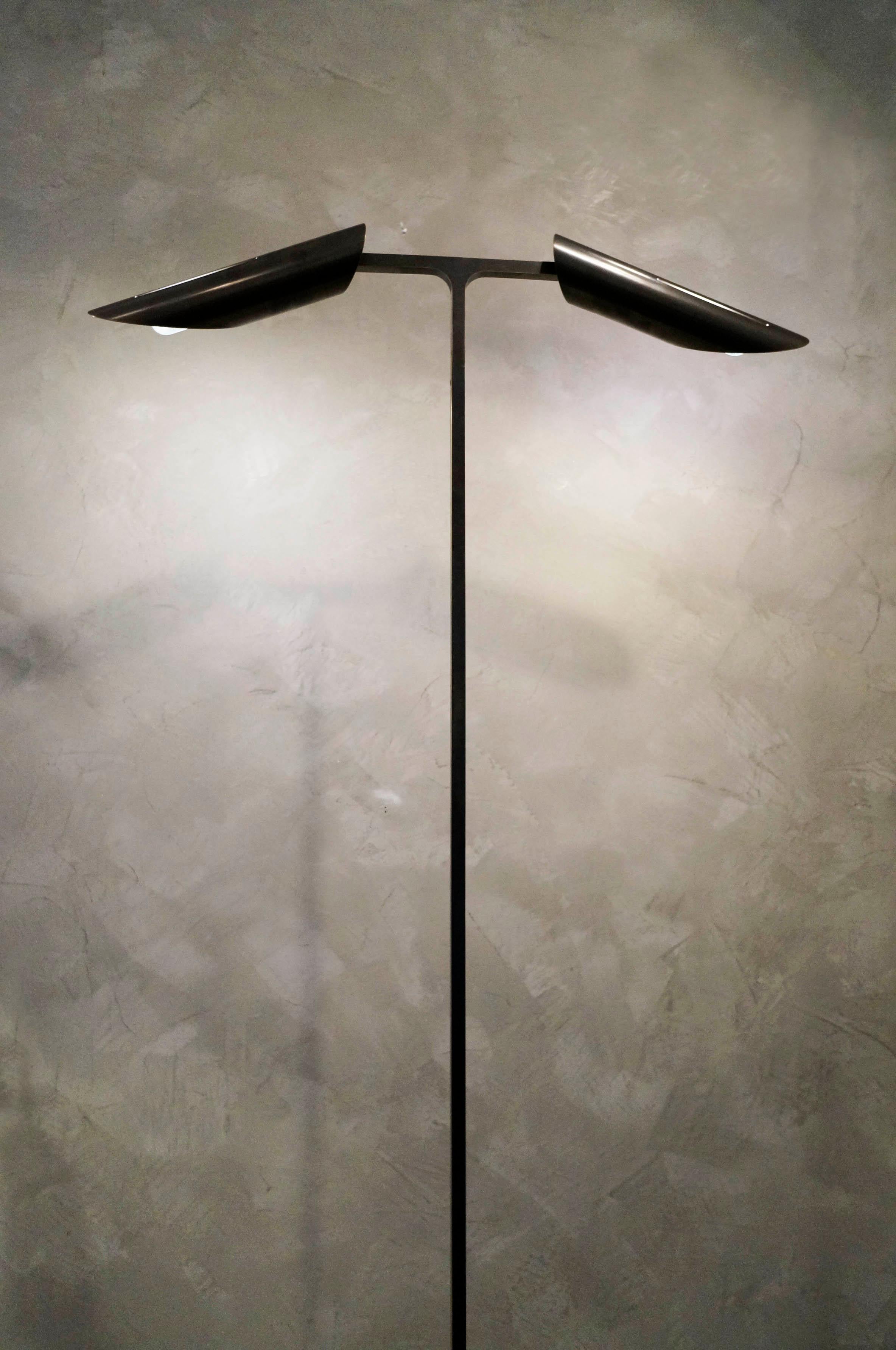 Navis Floor Lamp in patinated brass For Sale 1