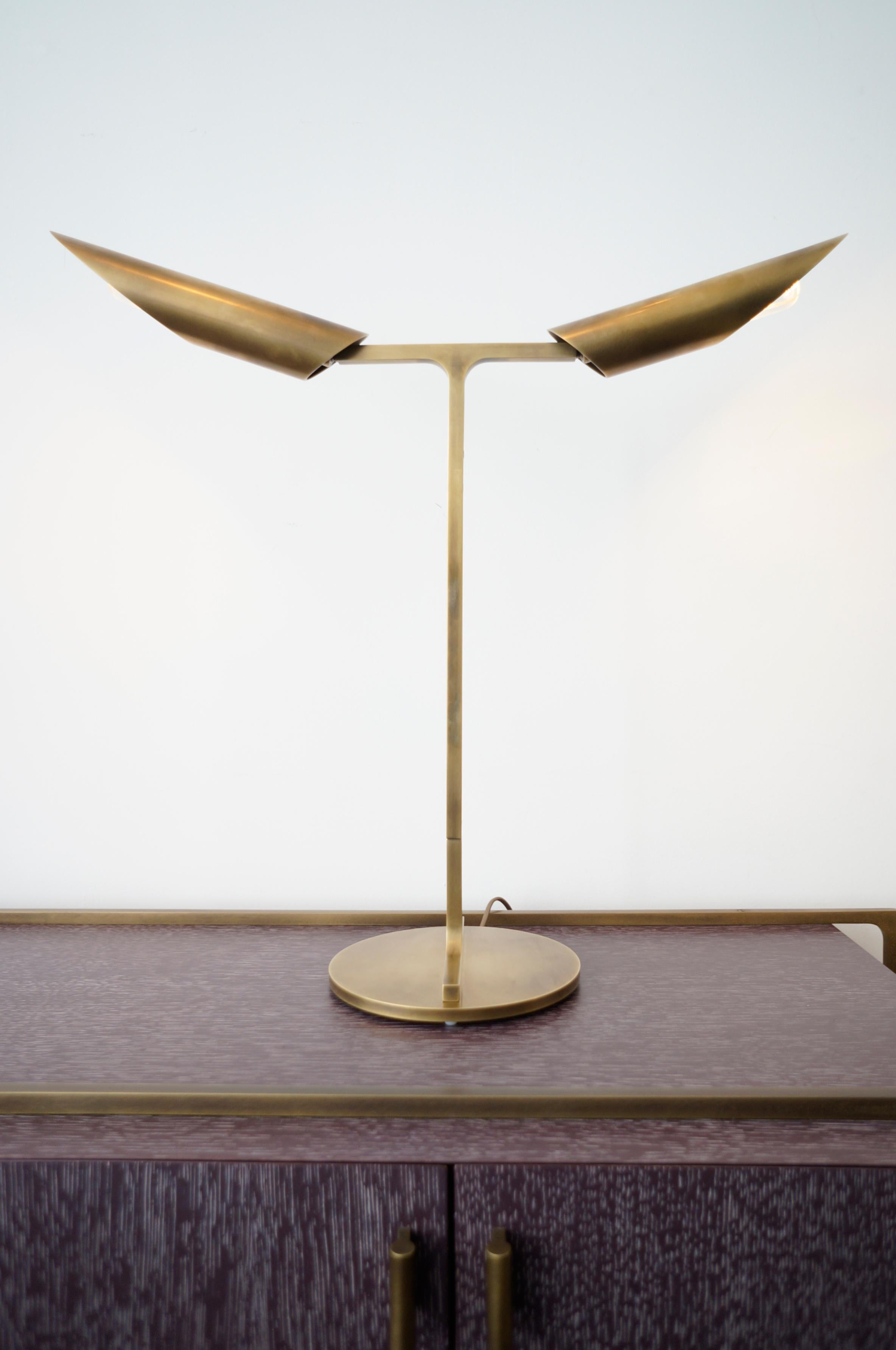 Navis Table Lamp - patinated brass (Moderne)