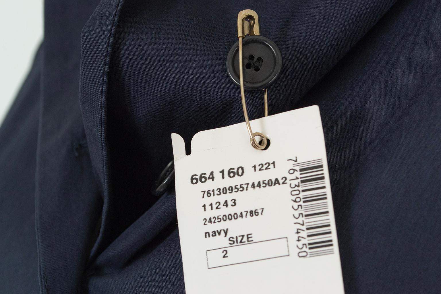 Robe-chemise sans manches à plis en forme de couteau d'Akris, marine, étiquettes d'origine - XS, 2012 en vente 12