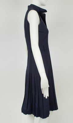 Robe-chemise sans manches à plis en forme de couteau d'Akris, marine, étiquettes d'origine - XS, 2012