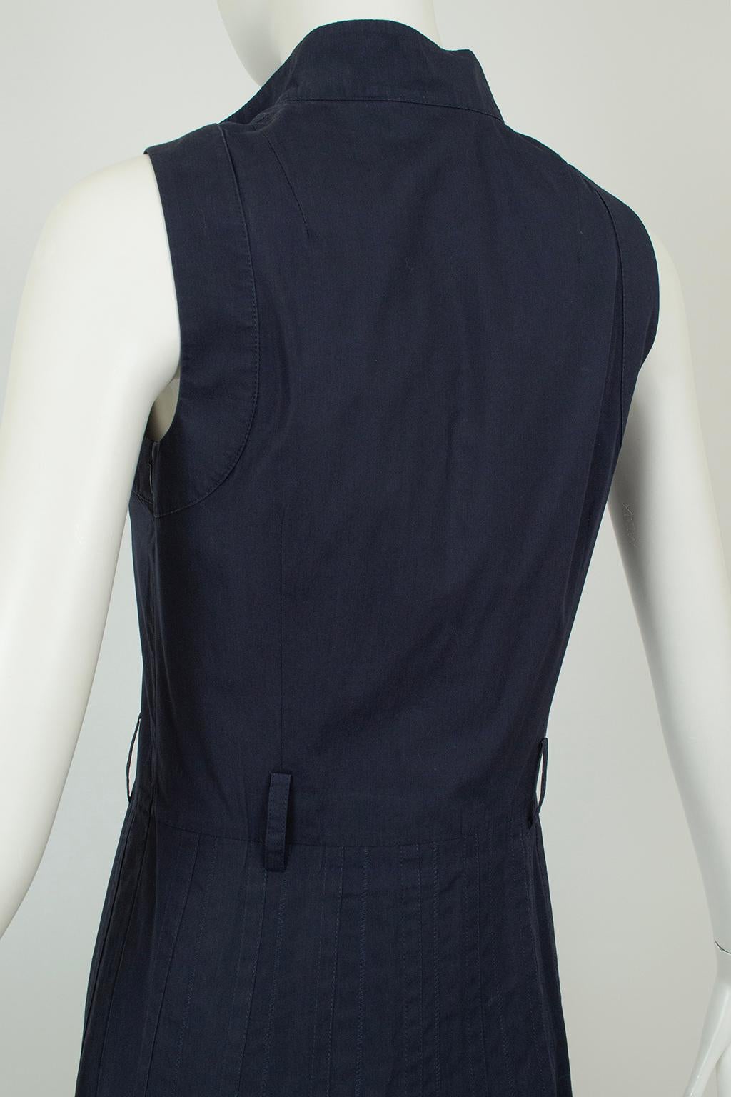 Robe-chemise sans manches à plis en forme de couteau d'Akris, marine, étiquettes d'origine - XS, 2012 en vente 2