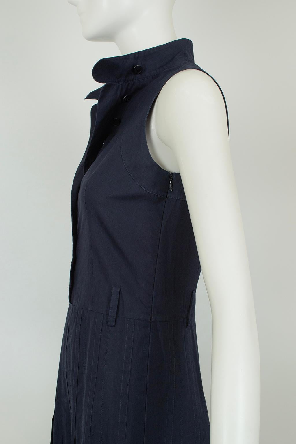 Robe-chemise sans manches à plis en forme de couteau d'Akris, marine, étiquettes d'origine - XS, 2012 en vente 3