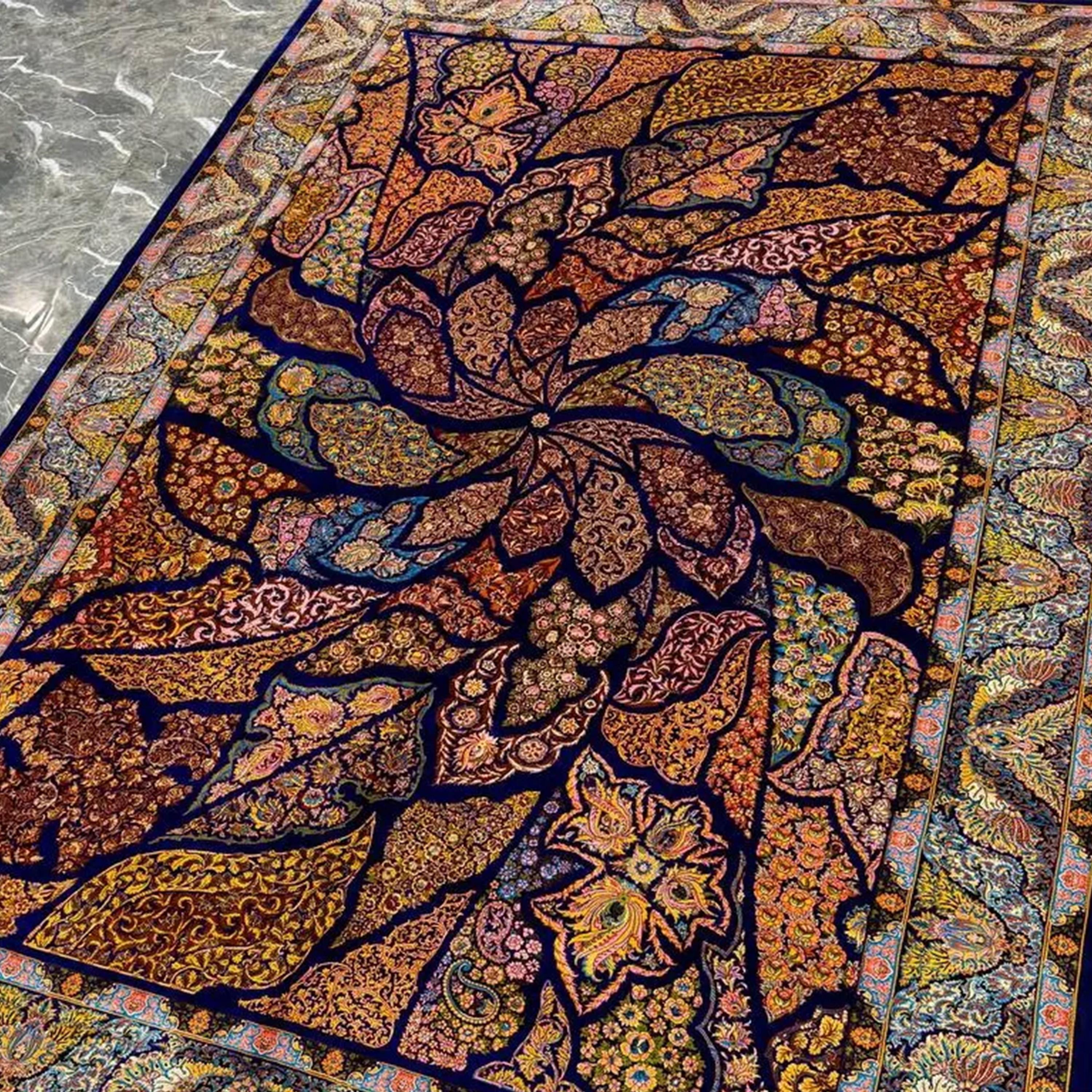 Marineblaues und kupfernes Blattmotiv Persischer Teppich aus reiner Seide, iranische Handwerkskunst, 0047 (Britisch) im Angebot
