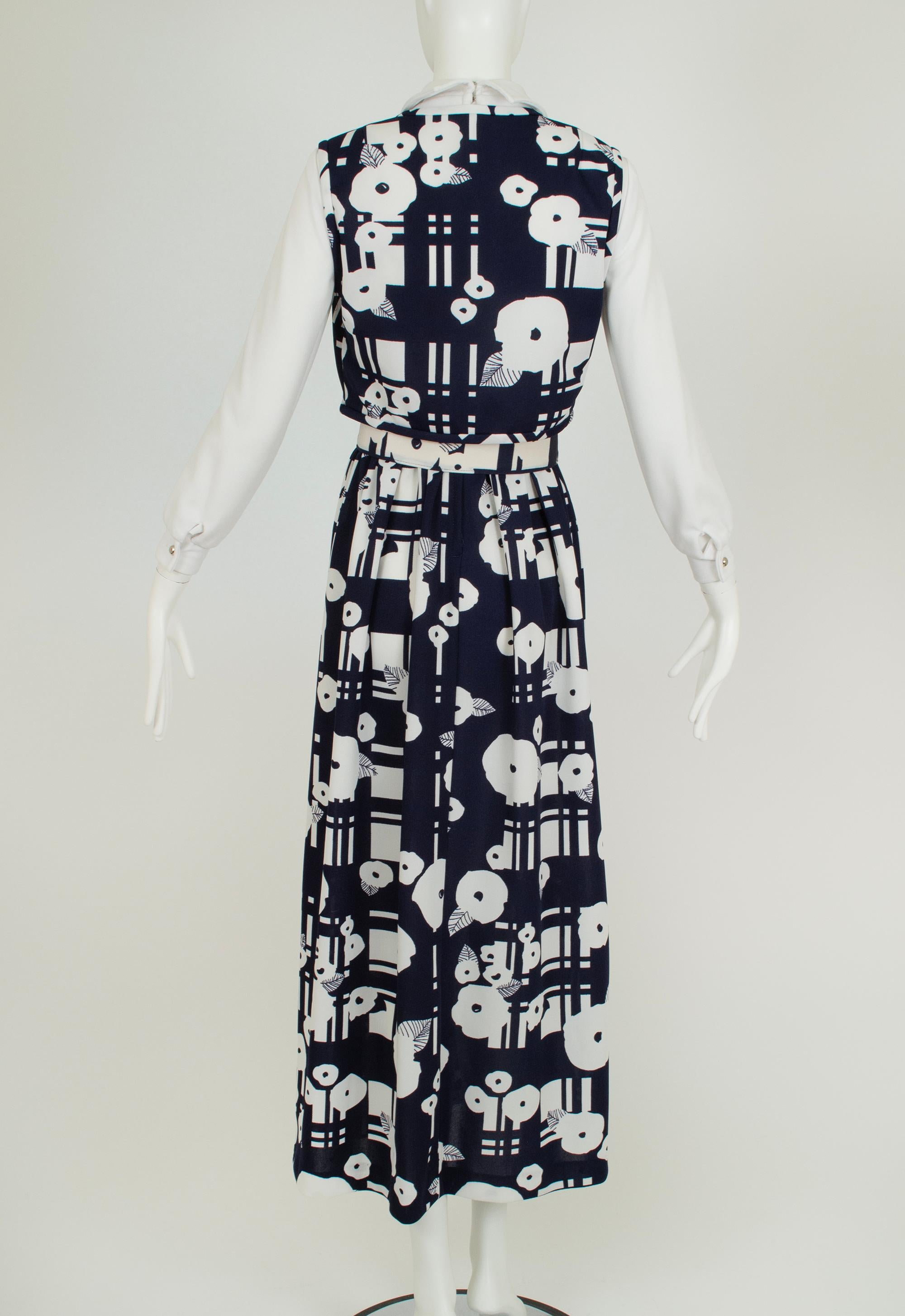Gray Navy and White Graphic Print Belted Maxi Hostess Dress w Vest – S, late l960s For Sale