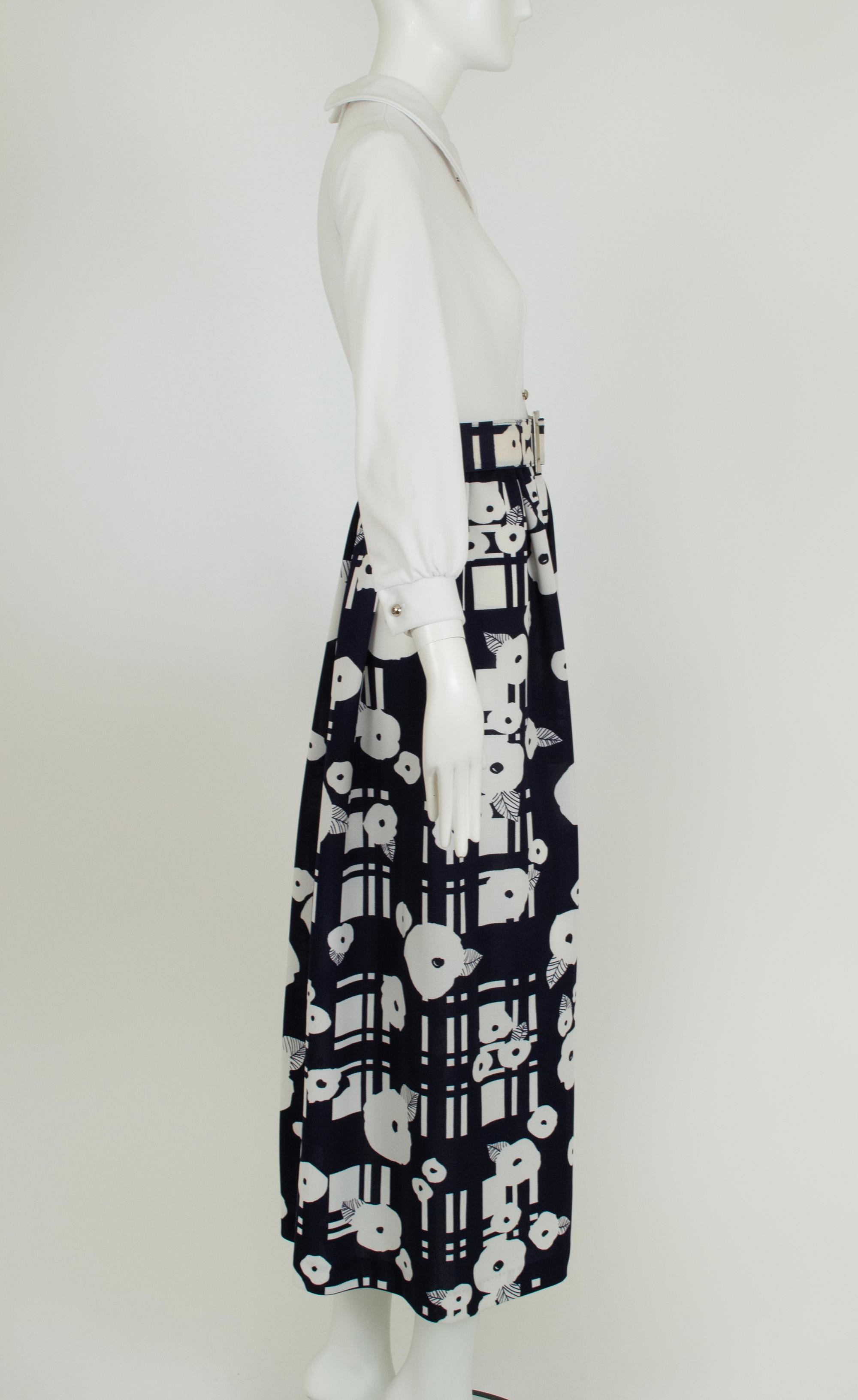 Navy and White Graphic Print Belted Maxi Hostess Dress w Vest – S, late l960s For Sale 1