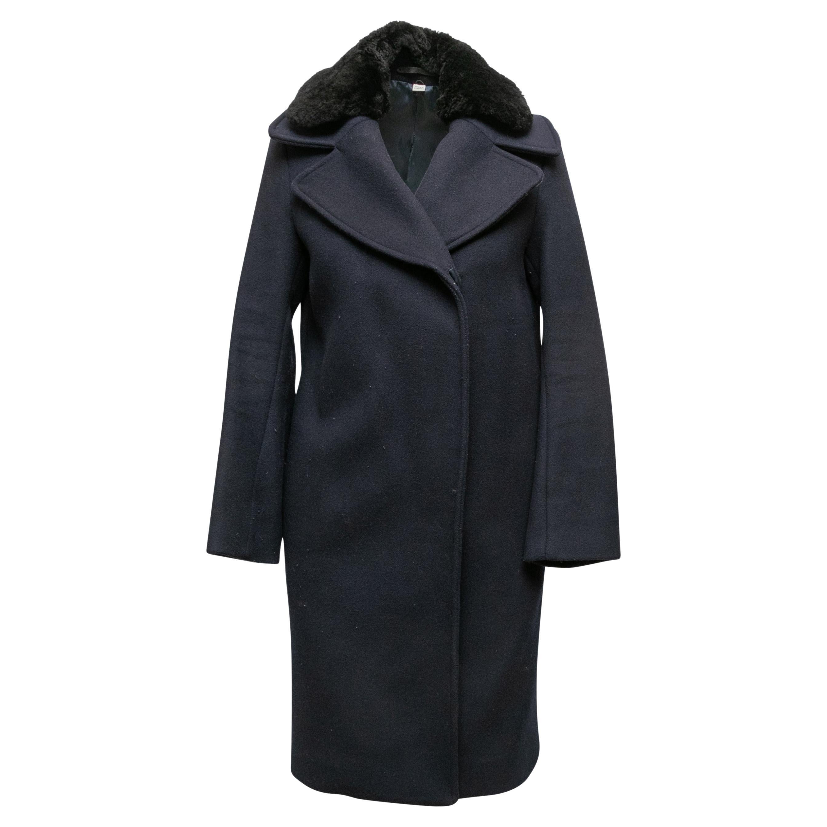 Cappotto in lana con bordo in shearling di Acne Studio A, color navy e nero, taglia EU 32