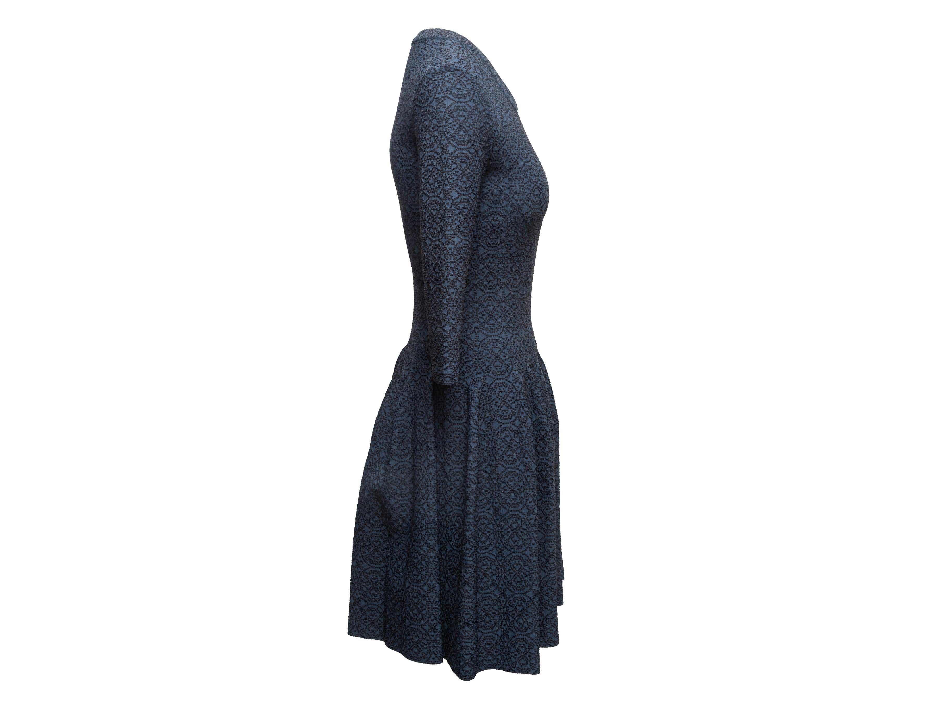 Marineblaues & Schwarzes Alaia Gemustertes Drei-Viertel-Ärmel Fit & Flare Kleid Größe FR 40 im Zustand „Gut“ im Angebot in New York, NY