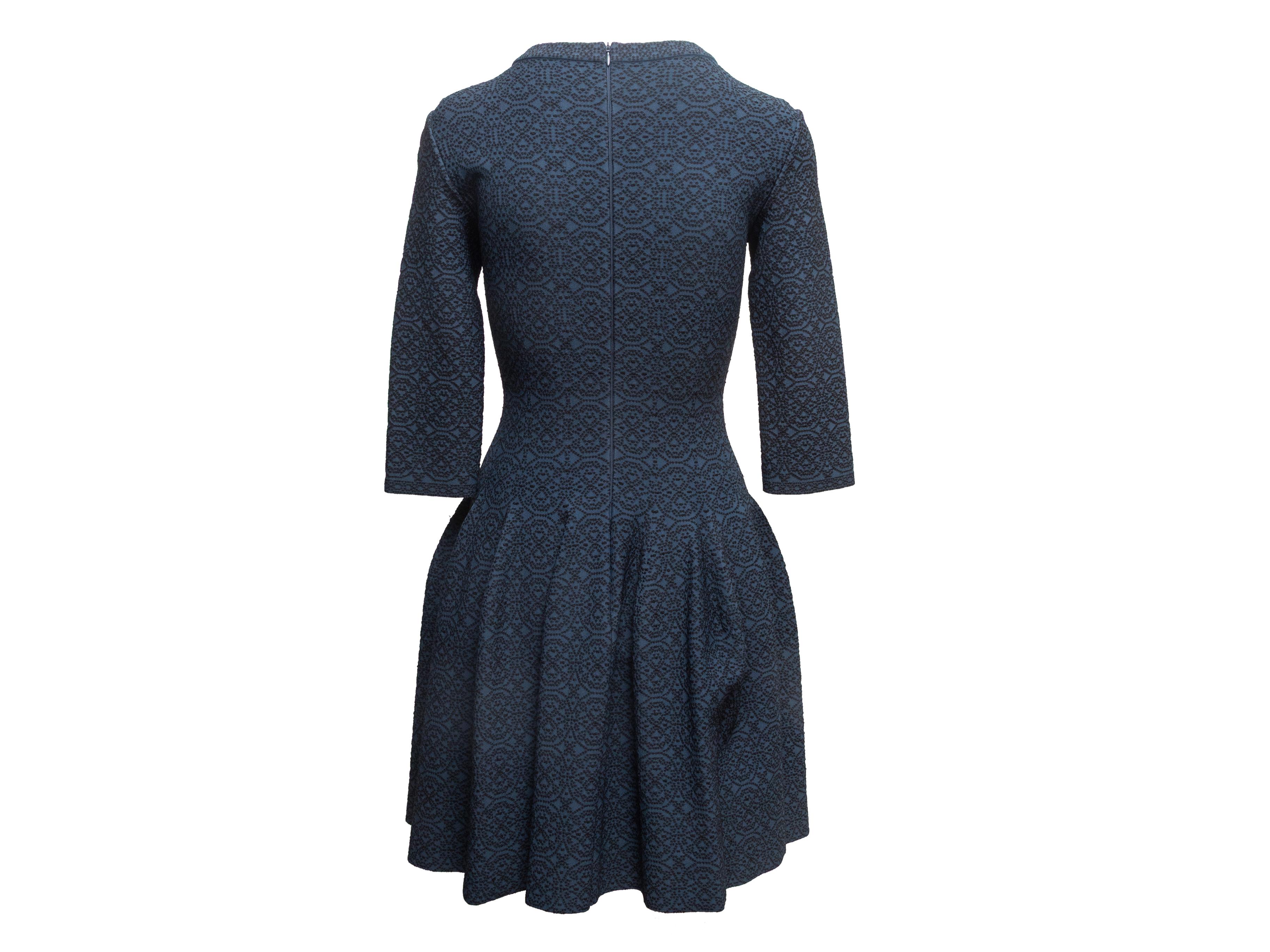 Marineblaues & Schwarzes Alaia Gemustertes Drei-Viertel-Ärmel Fit & Flare Kleid Größe FR 40 Damen im Angebot